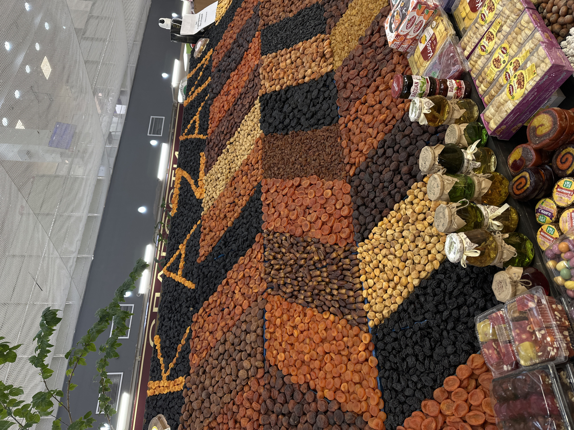 Daily life scenes documented across Kazan markets and streets