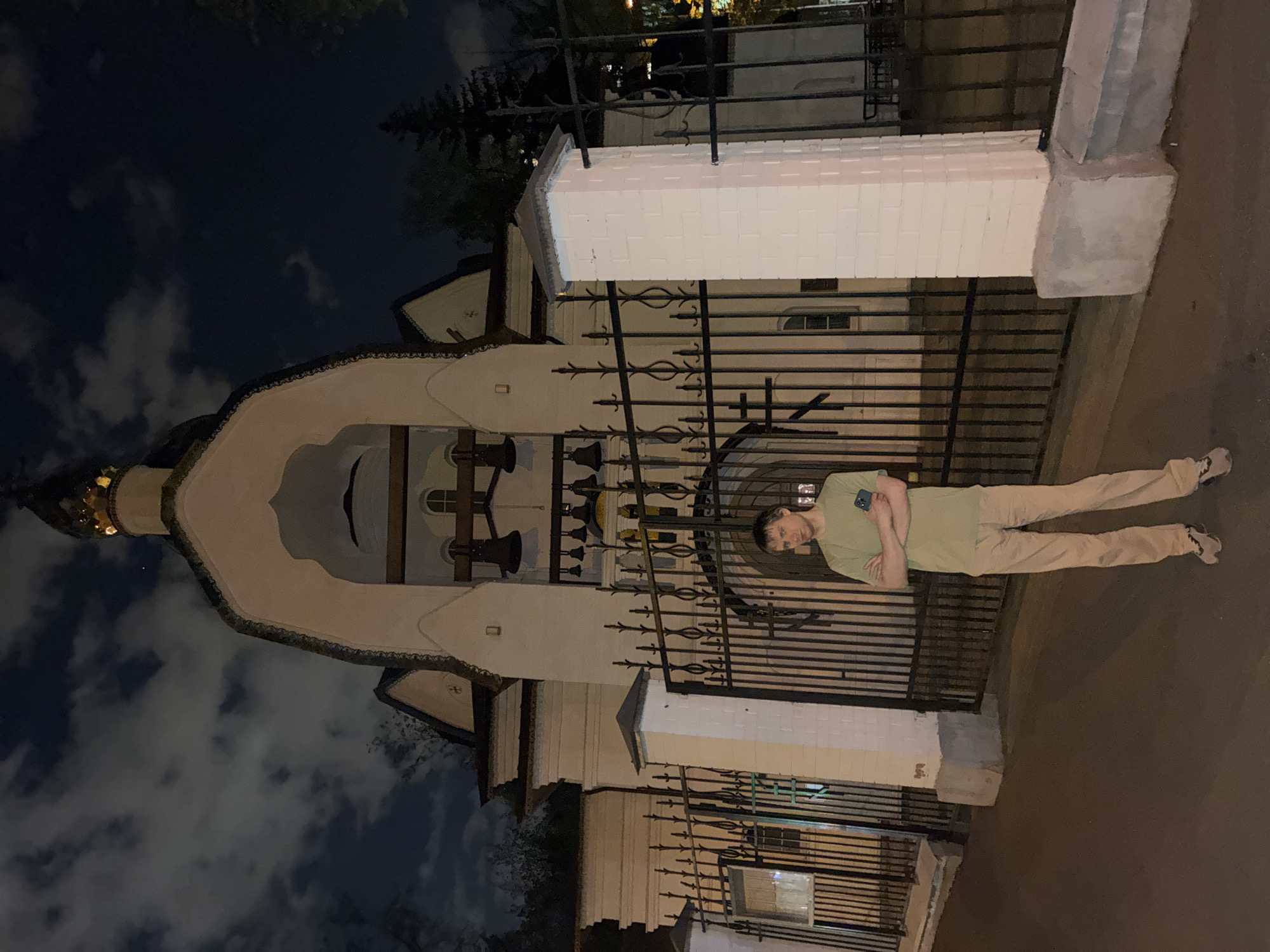 Nighttime documentation of Moscow's illuminated Orthodox churches and monasteries