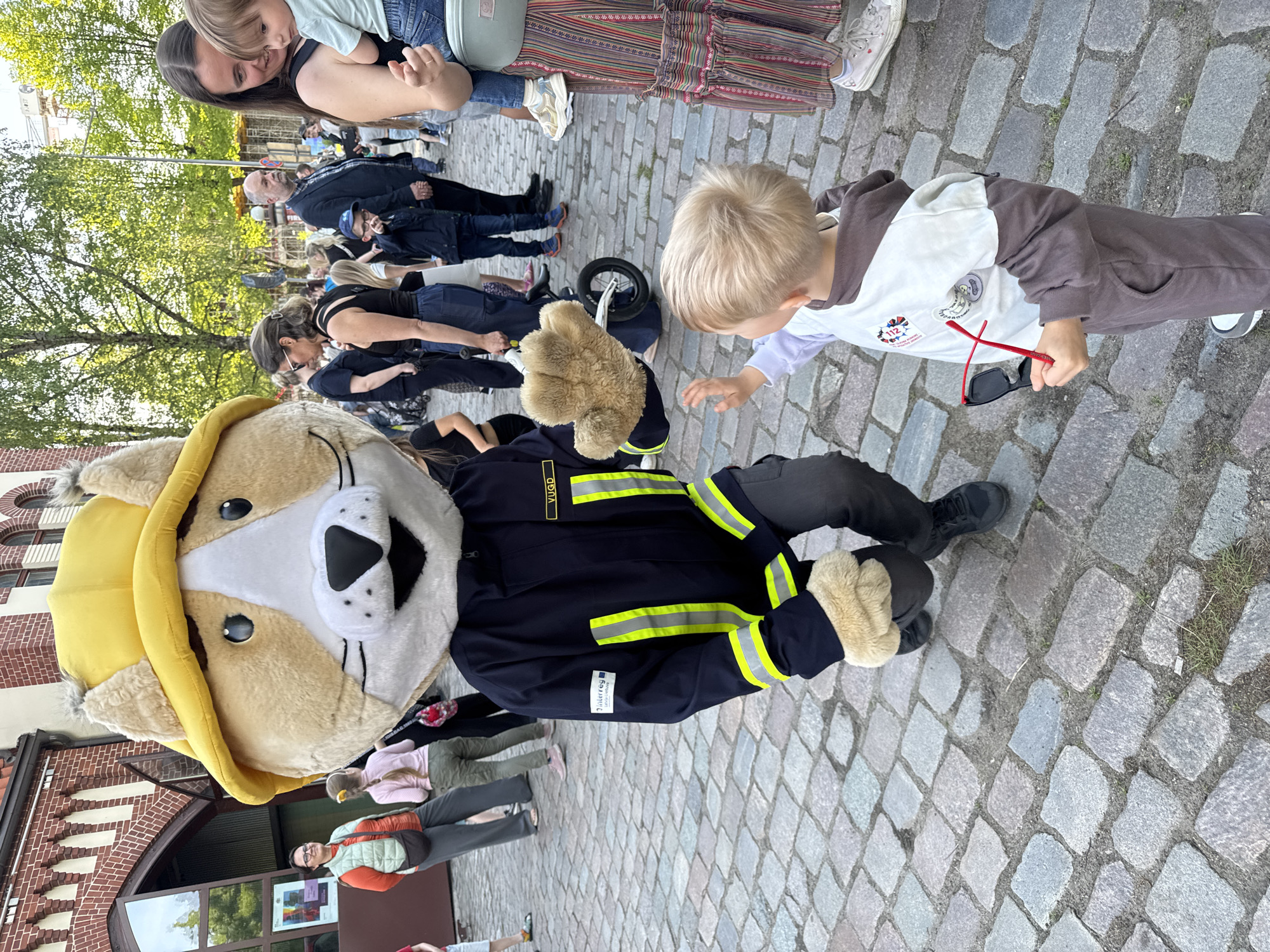 Fire department hosts public event in Riga courtyard