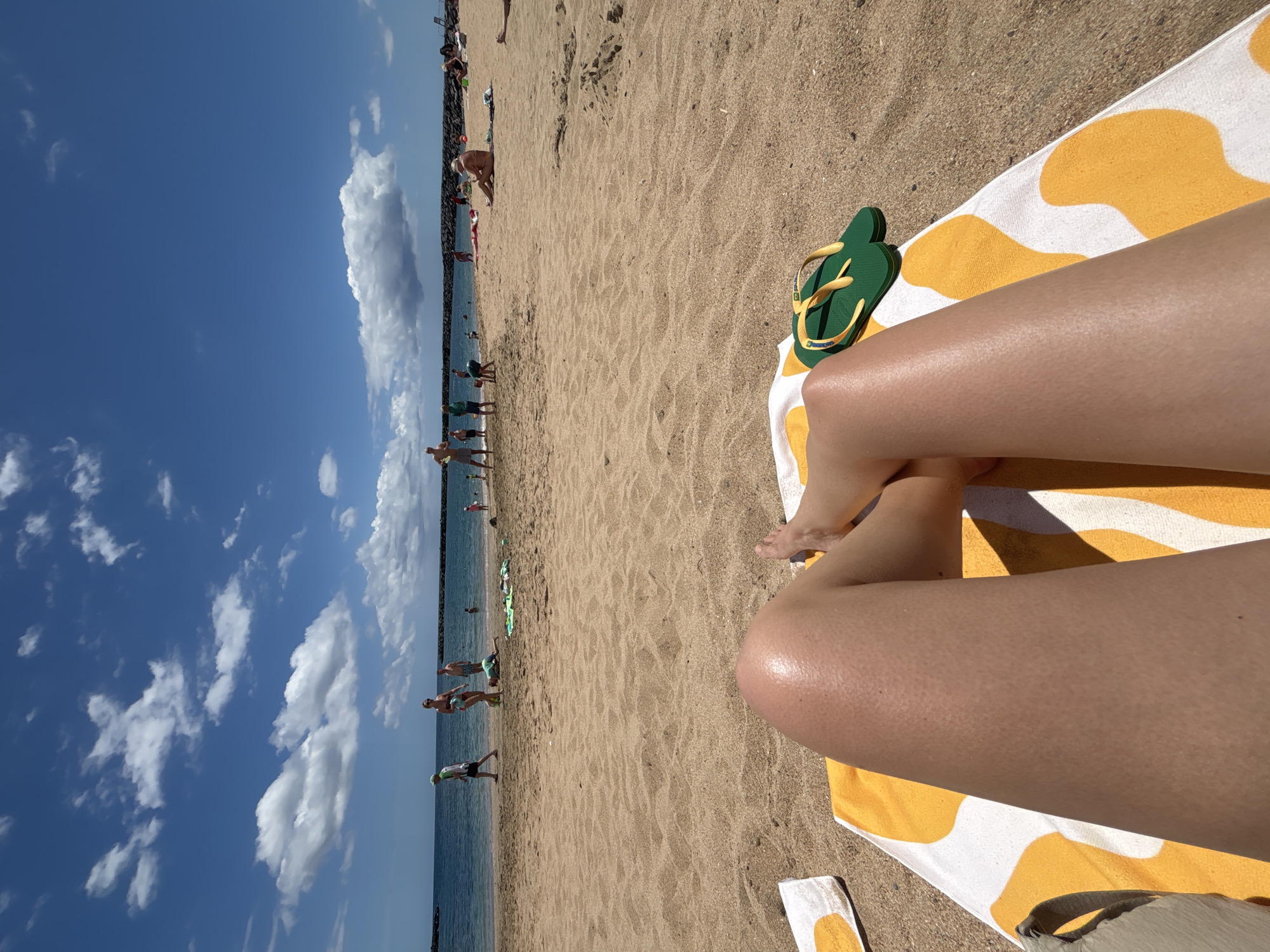 Sunny afternoon beach activities documented at Las Vistas, Arona