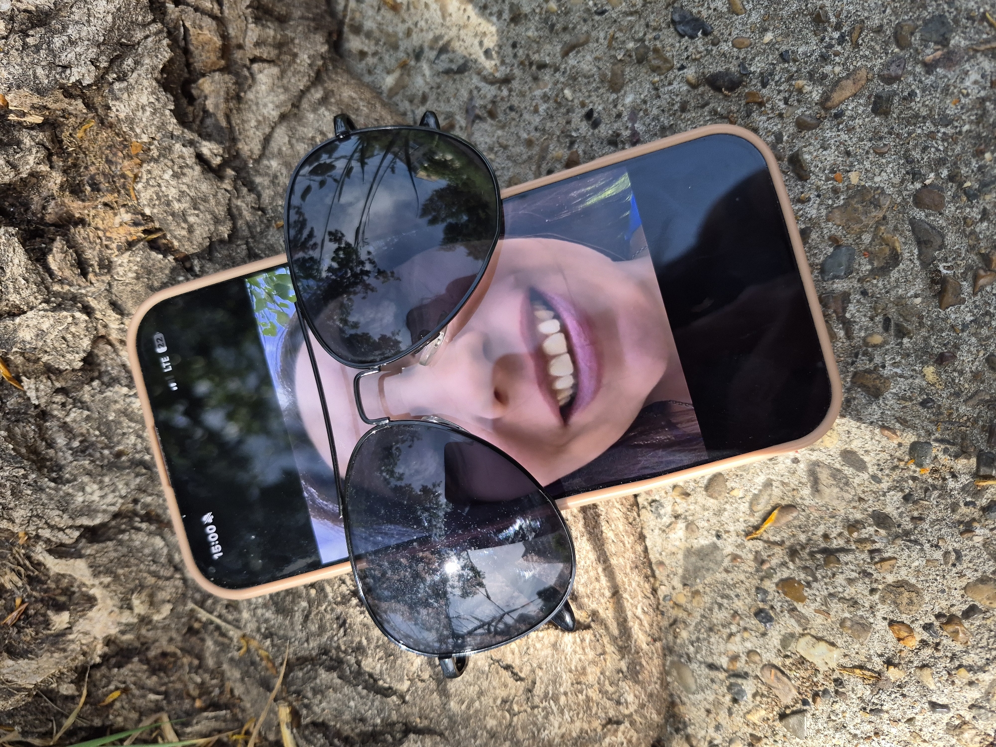 Witness documents sunglasses and phone scenes over 45 minutes