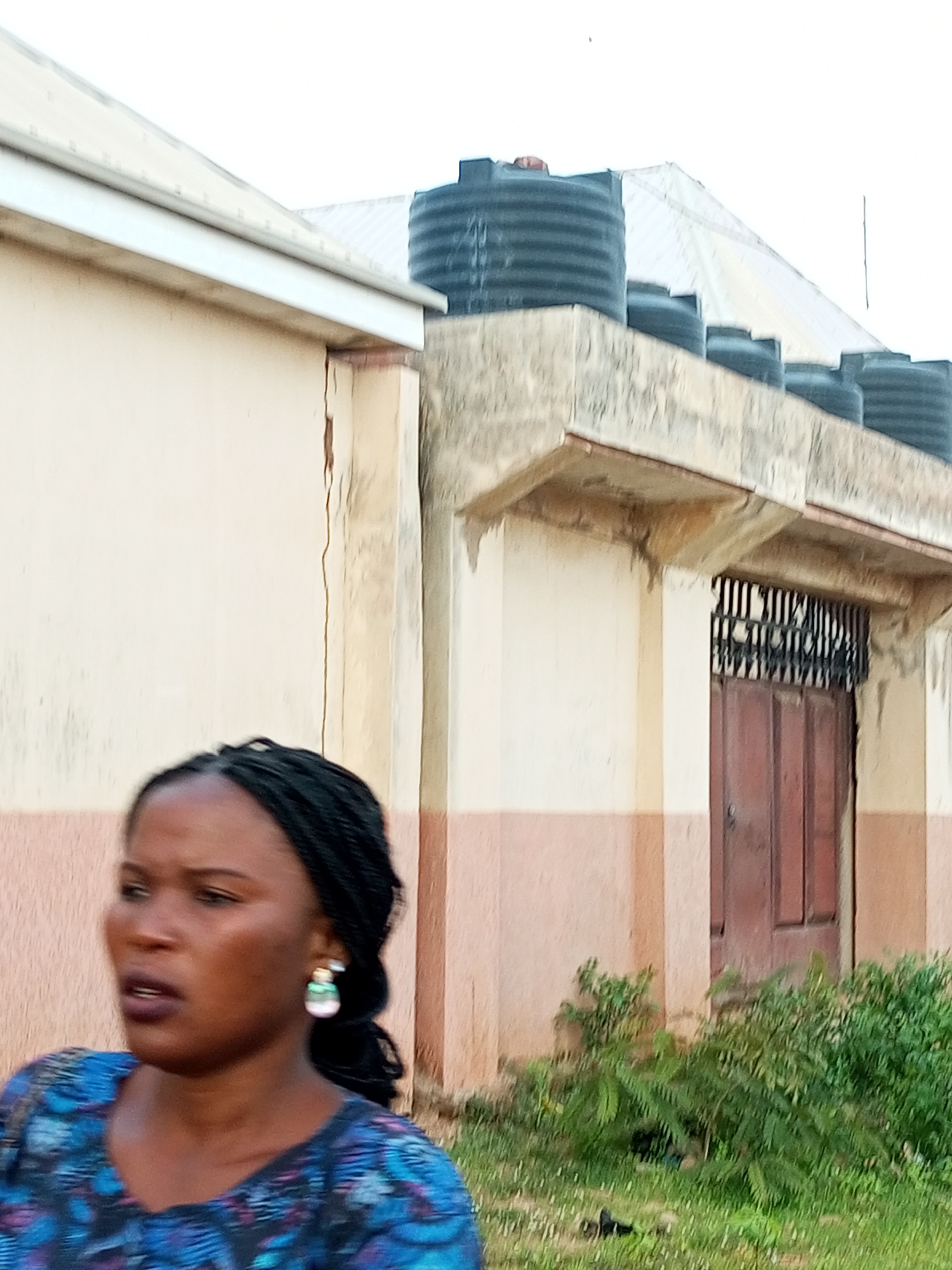Street-level moments in Tempure, Nigeria
