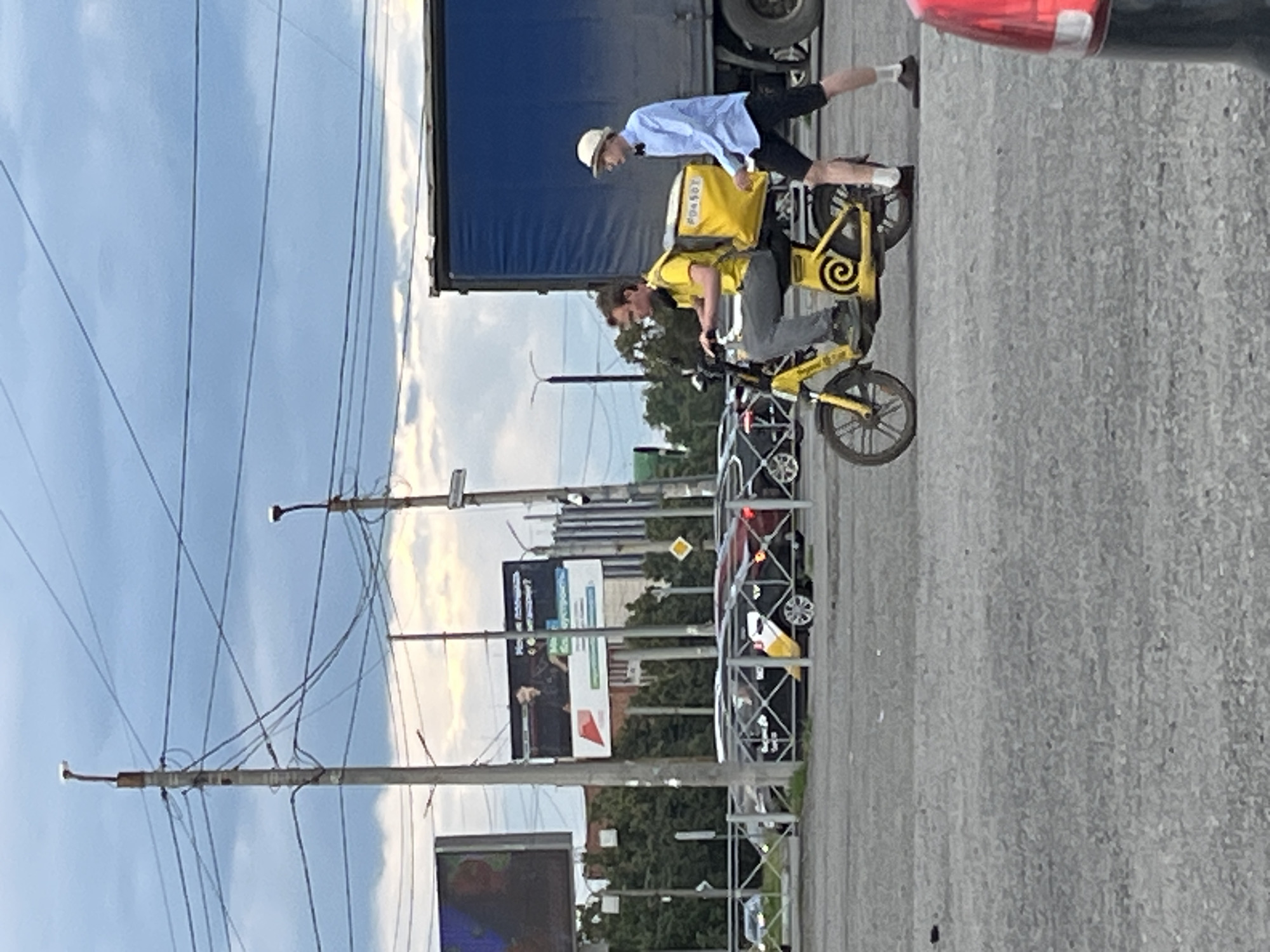 Casual afternoon street life across Chelyabinsk neighborhoods