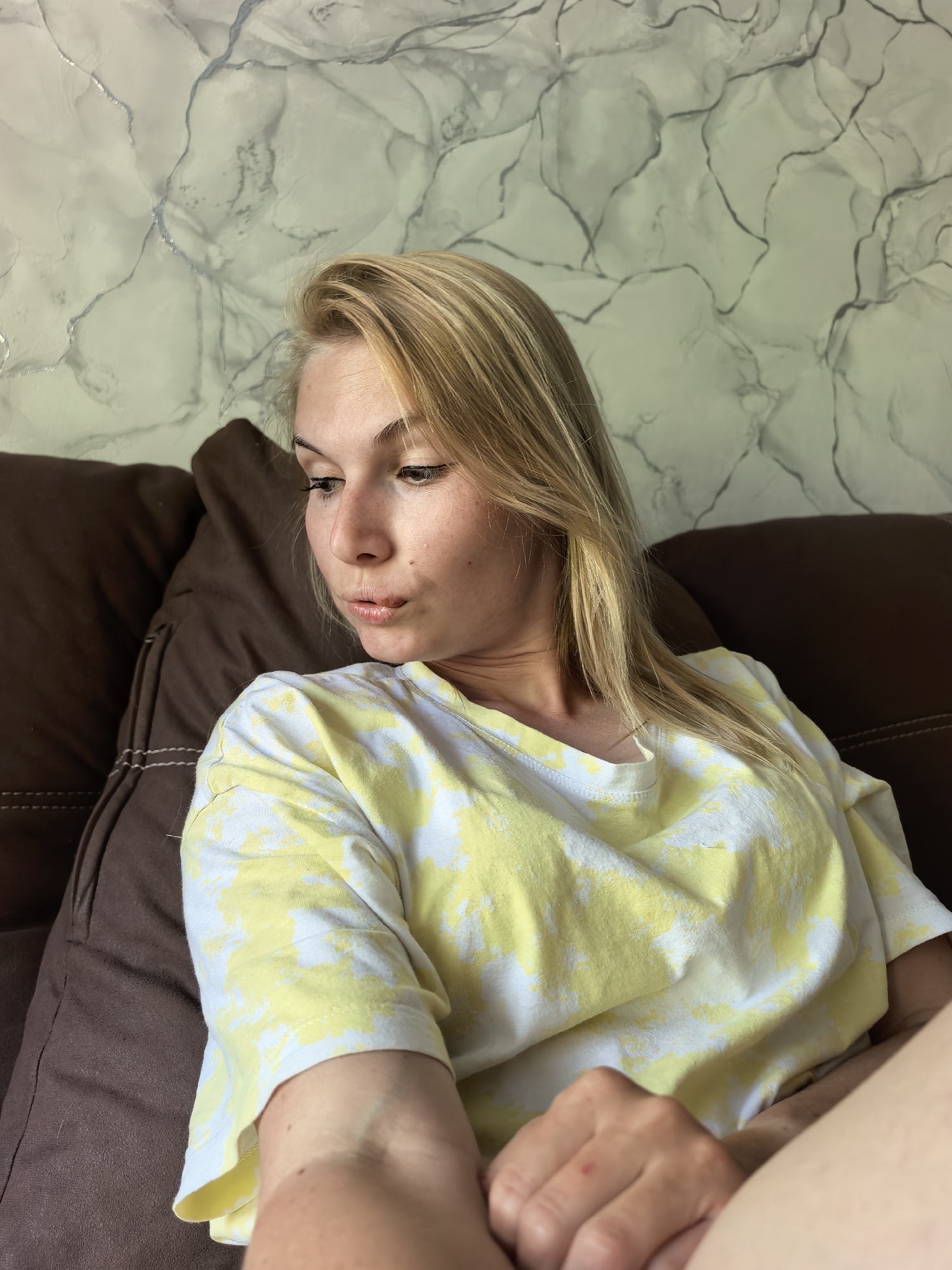 Morning domestic life documented across Sterlitamak, Russia households
