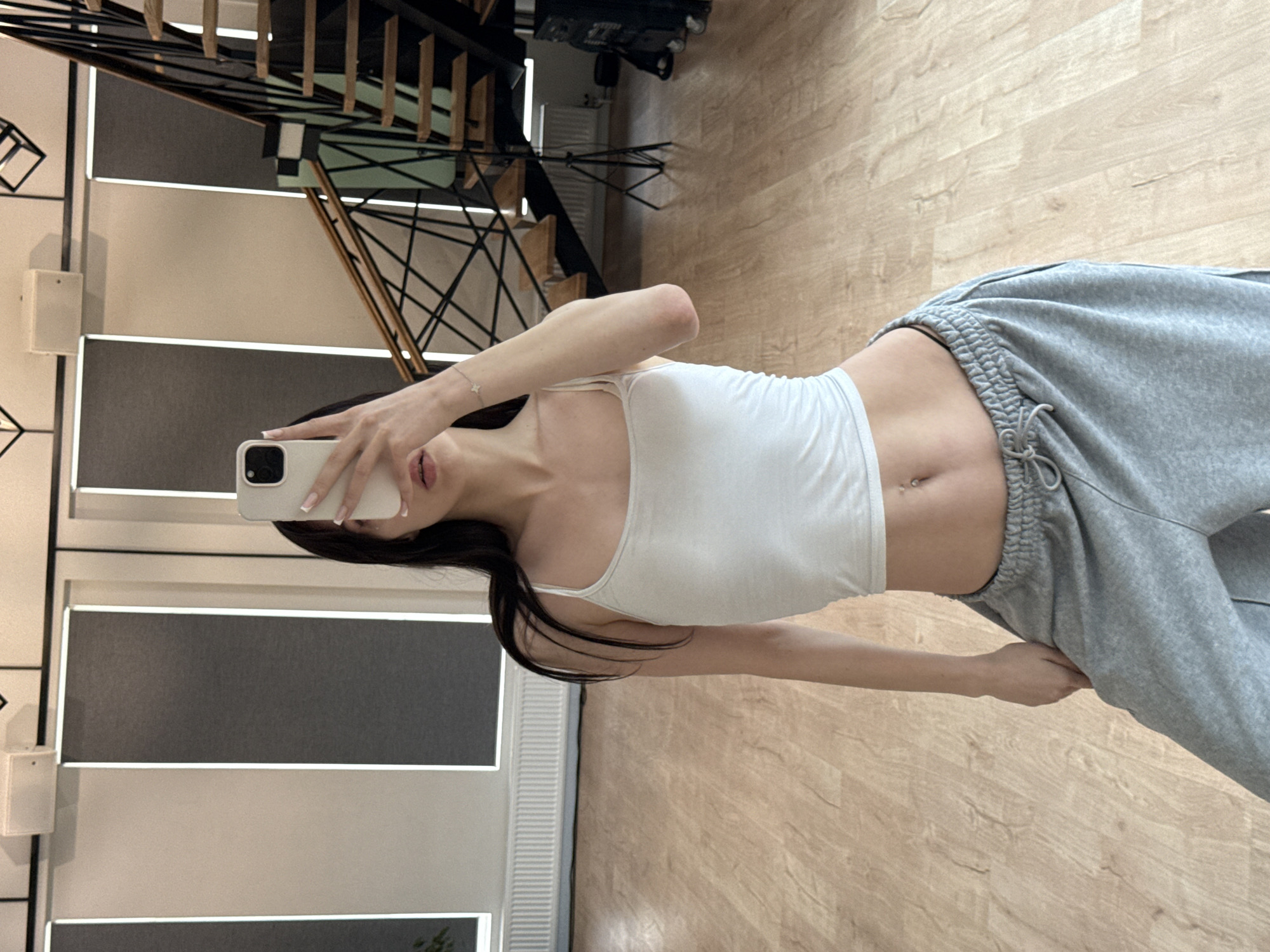 Afternoon in a Zakharovo dance studio: selfies, flowers, and a sleepy dog