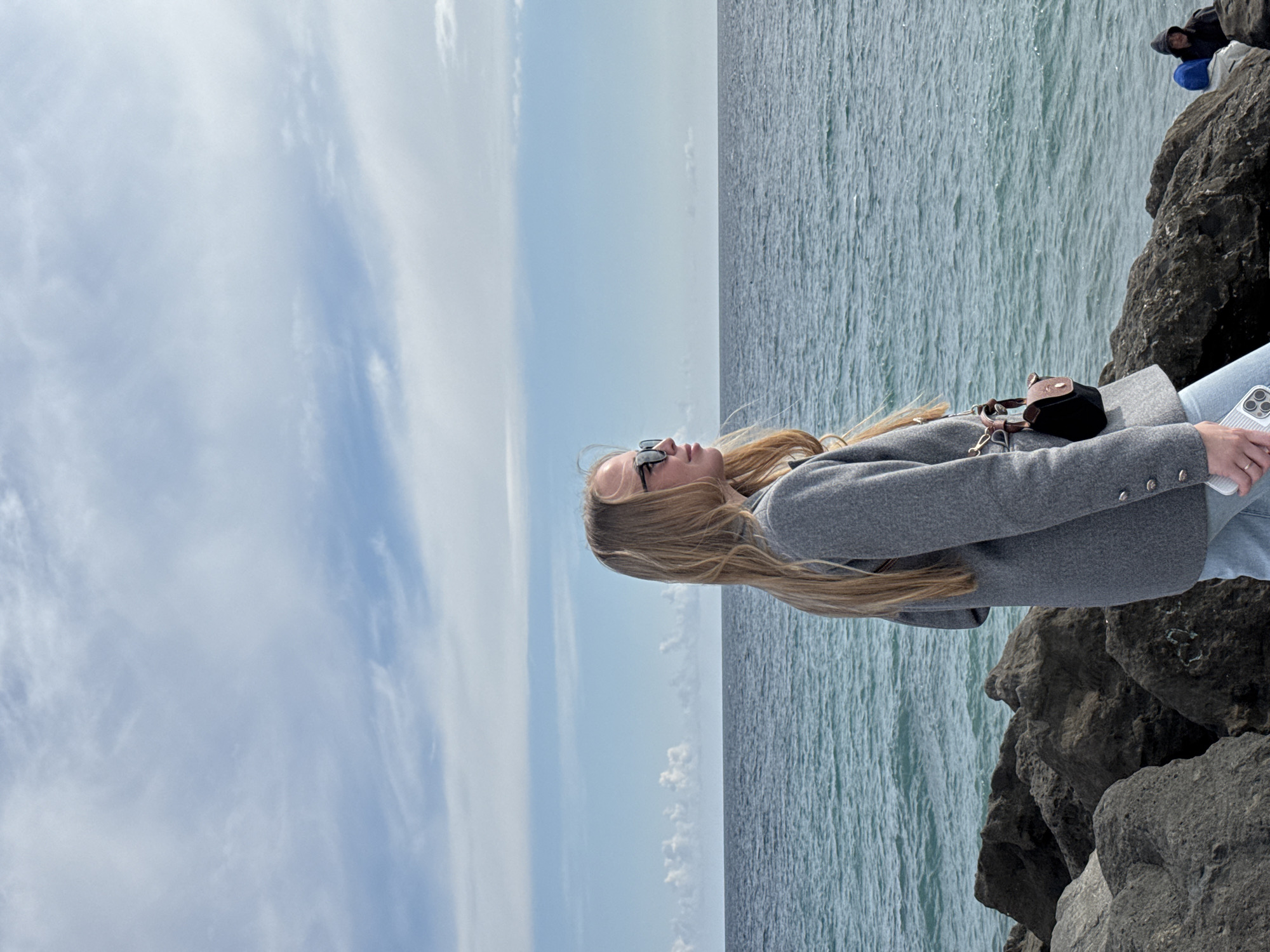 Woman spotted at multiple coastal locations in Sirius, Russia
