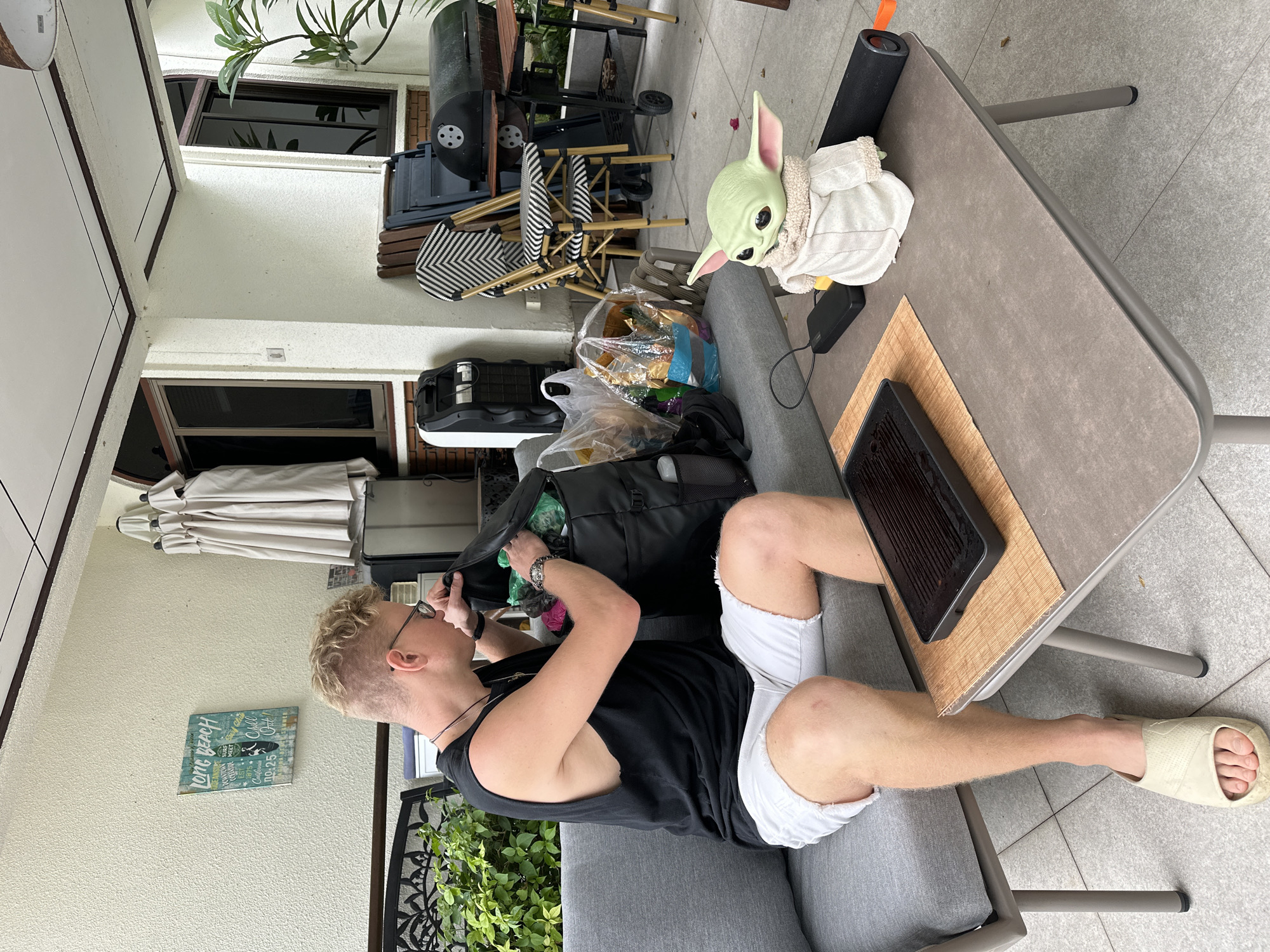 Morning poolside gathering captured by witnesses in residential setting