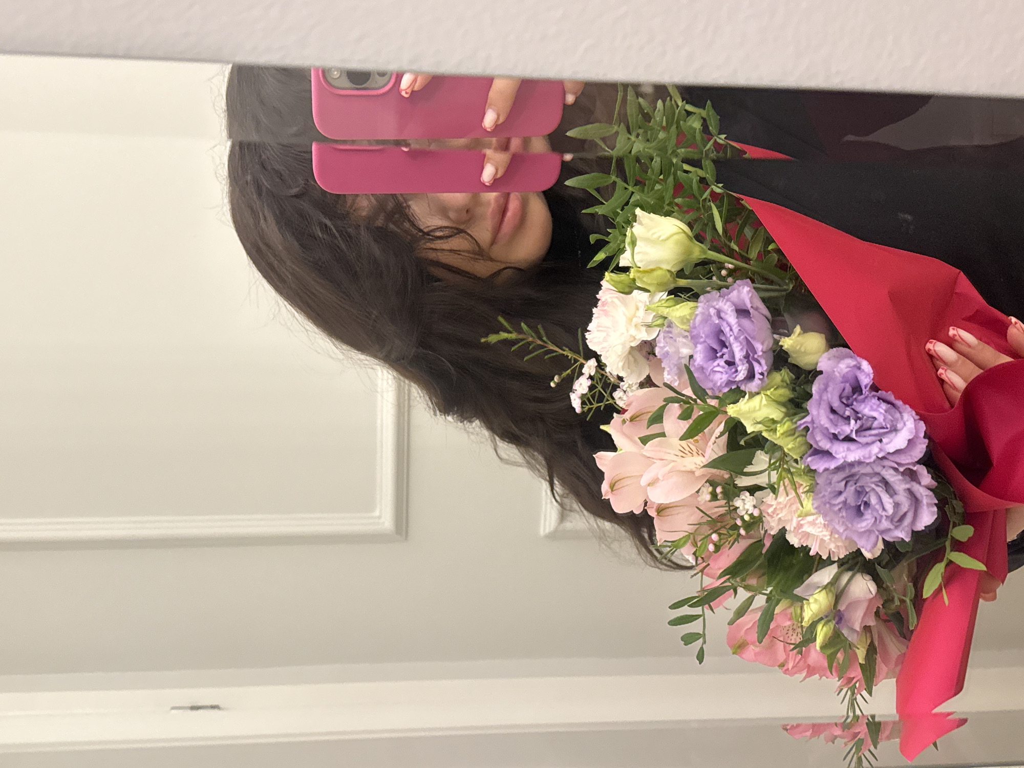 Shopping haul with flowers documented in Krakow bedroom selfies
