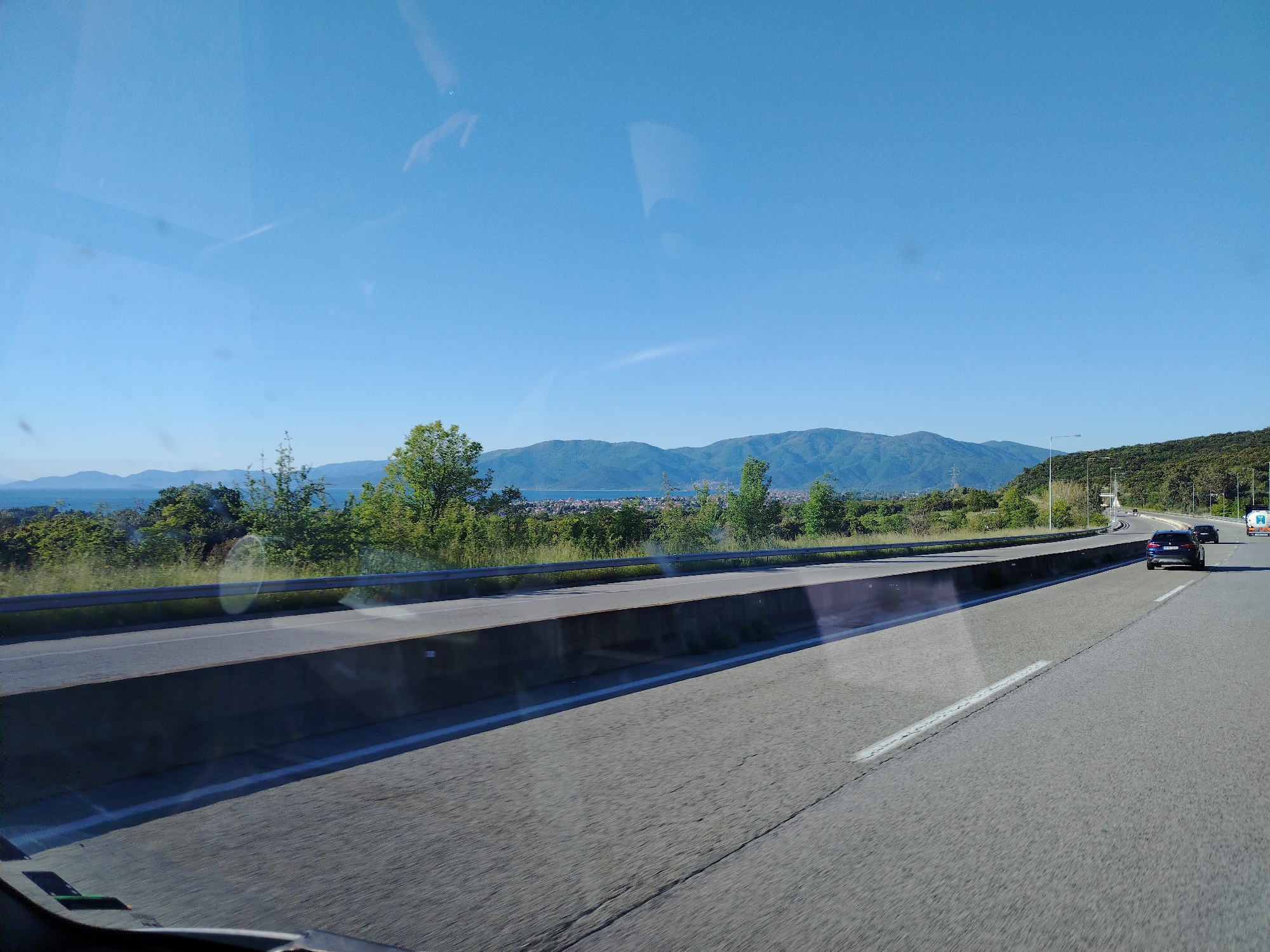Clear morning conditions observed on Ασπροβάλτα highway, Greece