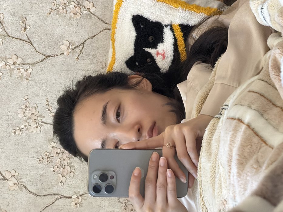 Quiet morning domestic scenes documented in Moscow residential setting
