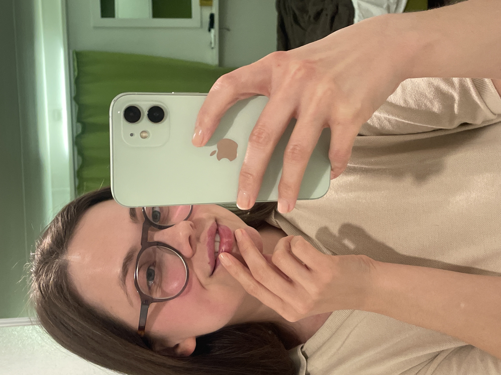 Woman takes bathroom selfies in Venice