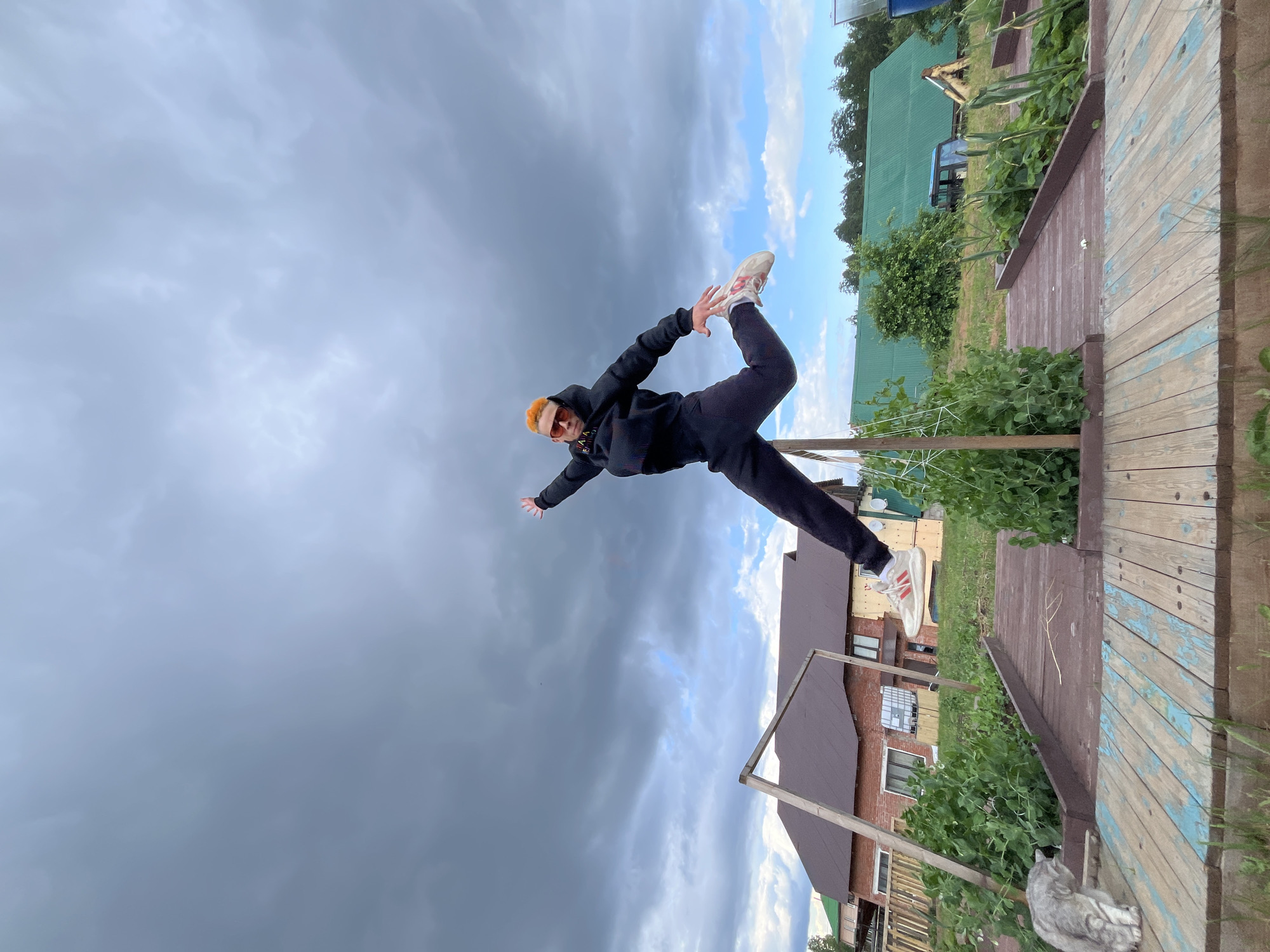 Jumps, poses, and flowers on a summer afternoon in Chaikovsky