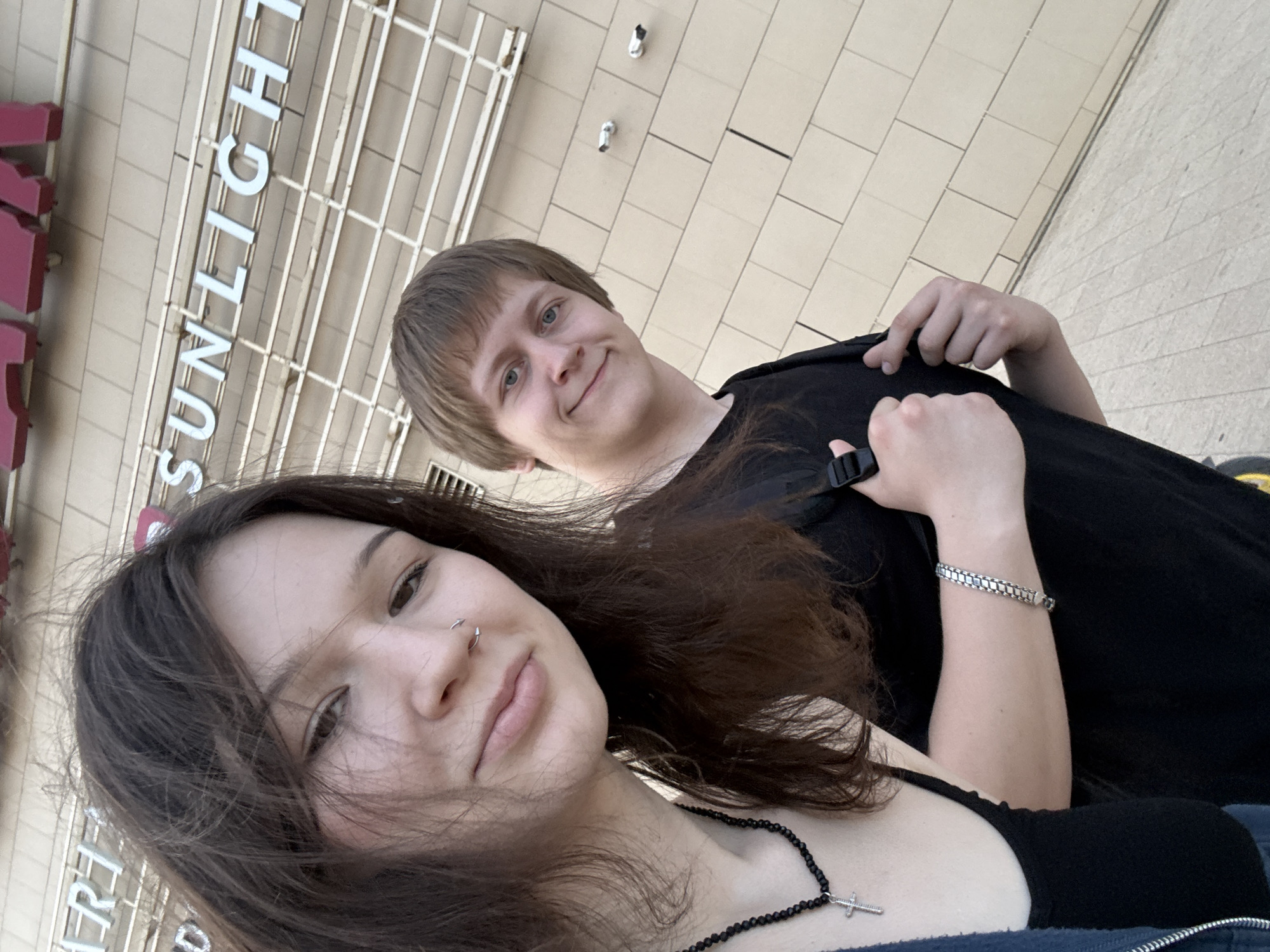 Couple enjoys Korean street food at Saint Petersburg mall