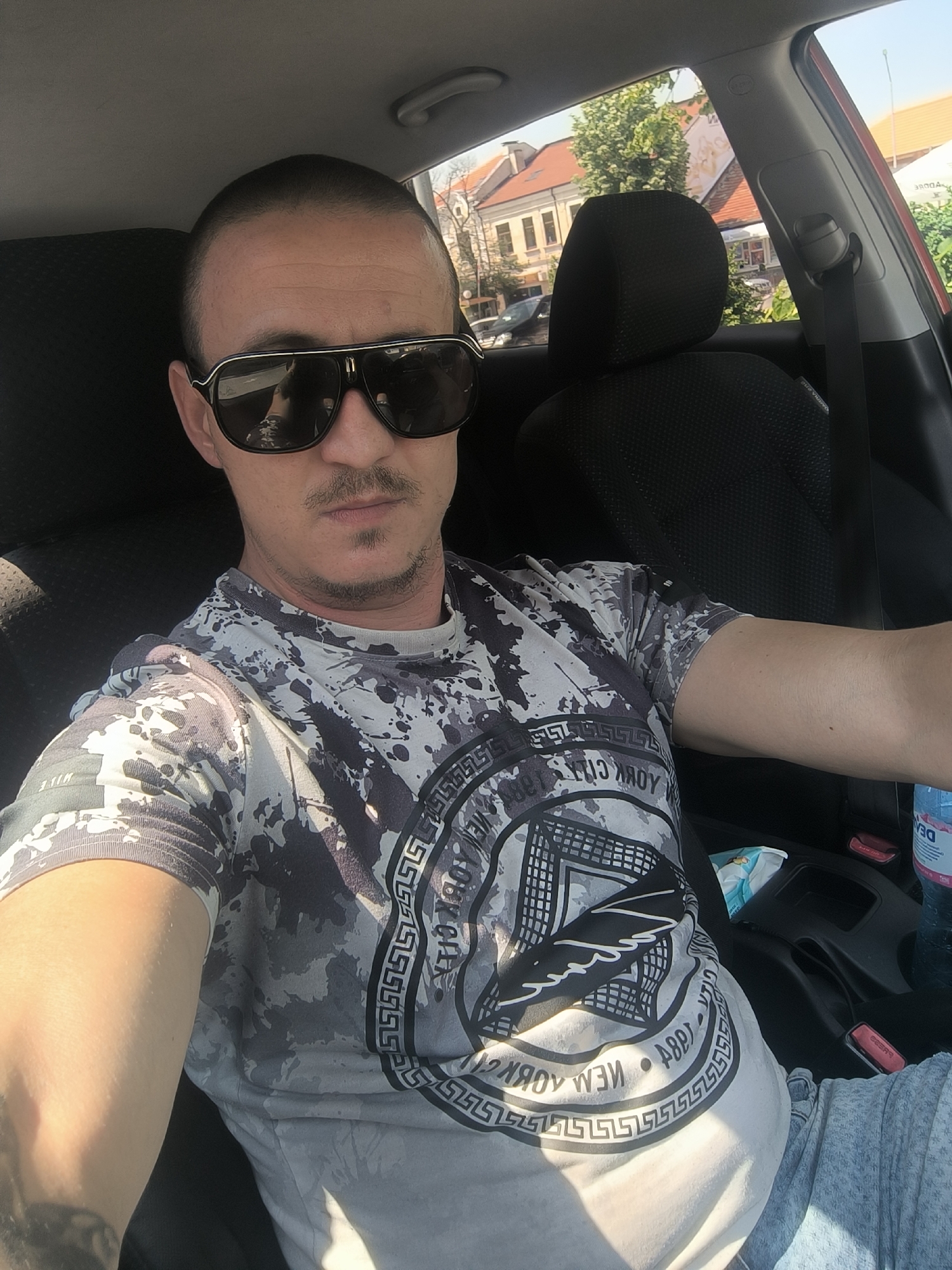Man documents gym session and local shopping in Shumen