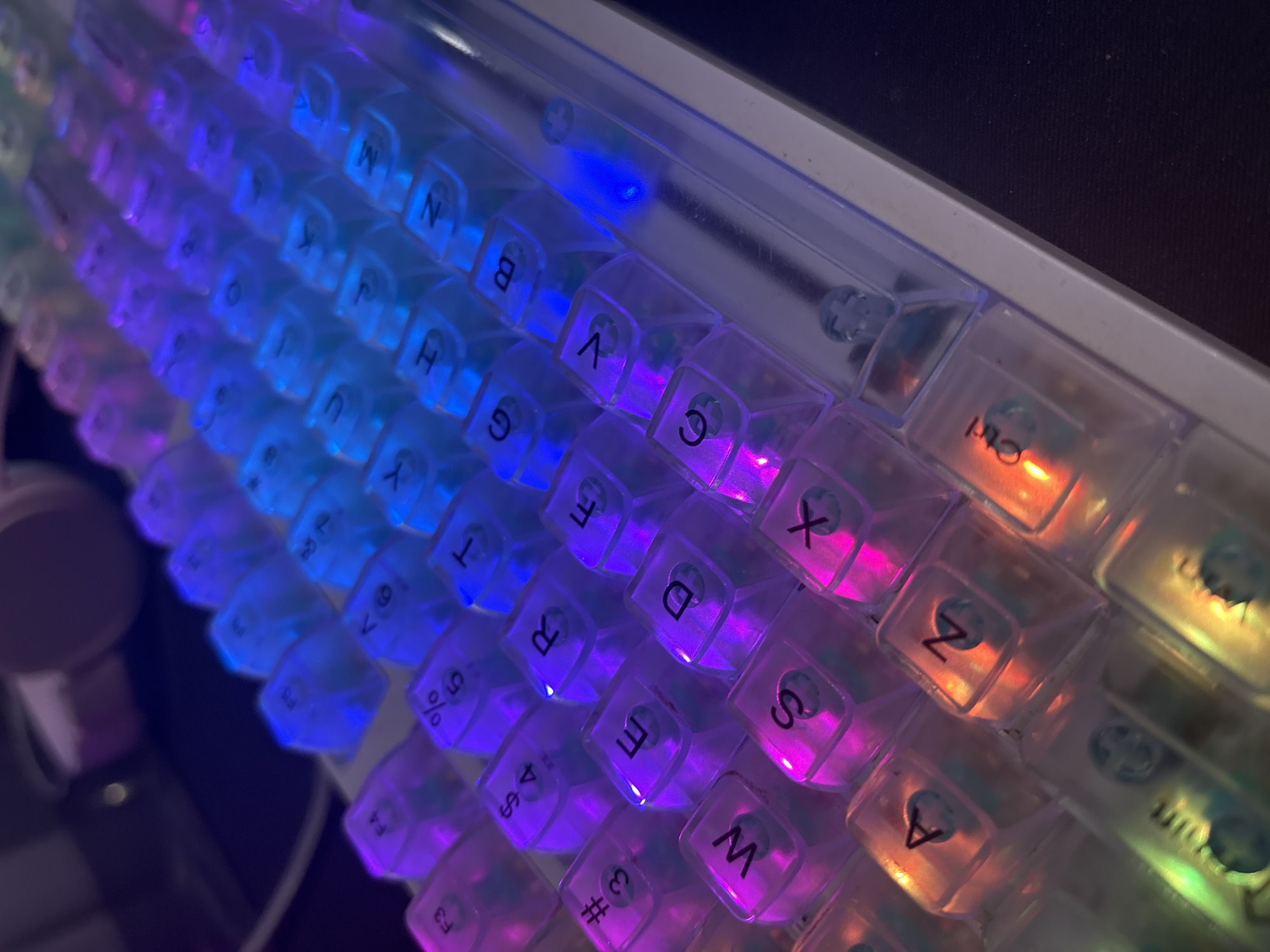 RGB builds, macro textures, and quiet art on a June evening
