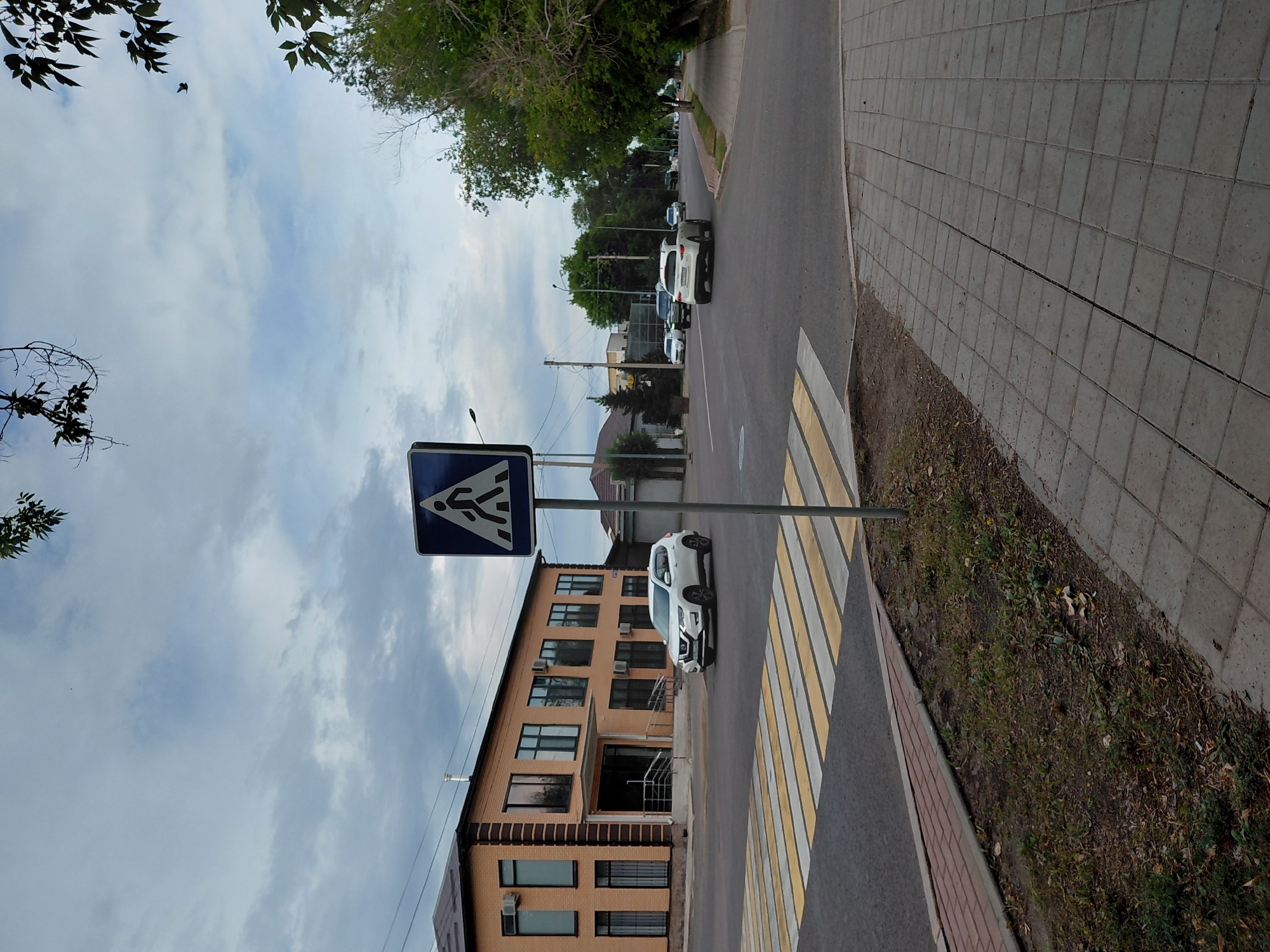 Street scenes around central Karaganda on a July morning