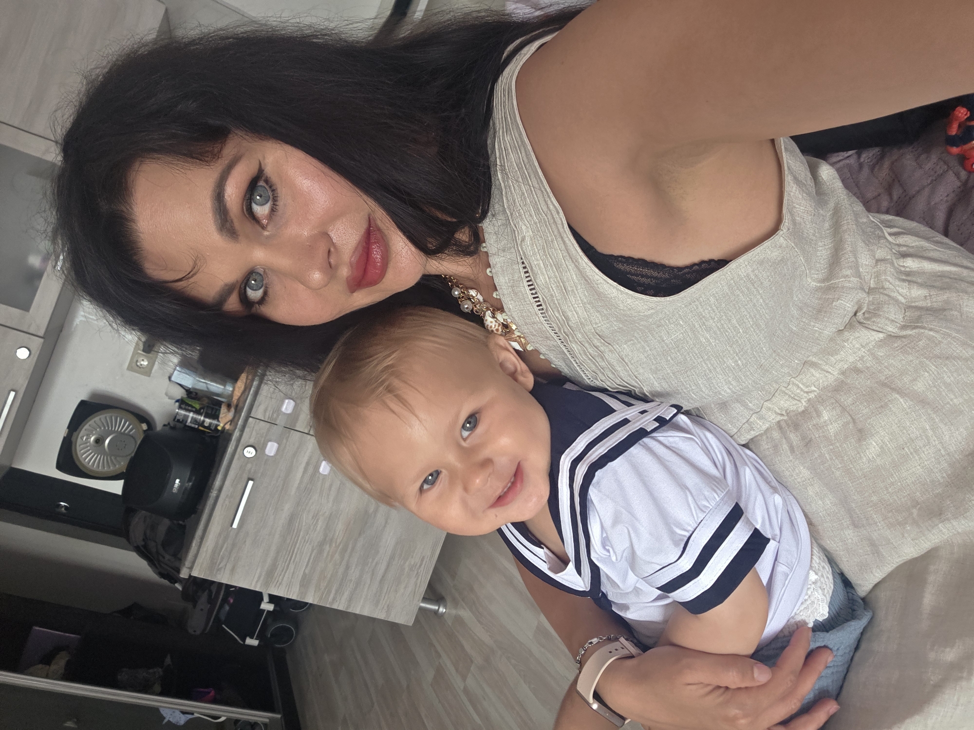 Mother and child's morning captured in domestic Sochi scenes