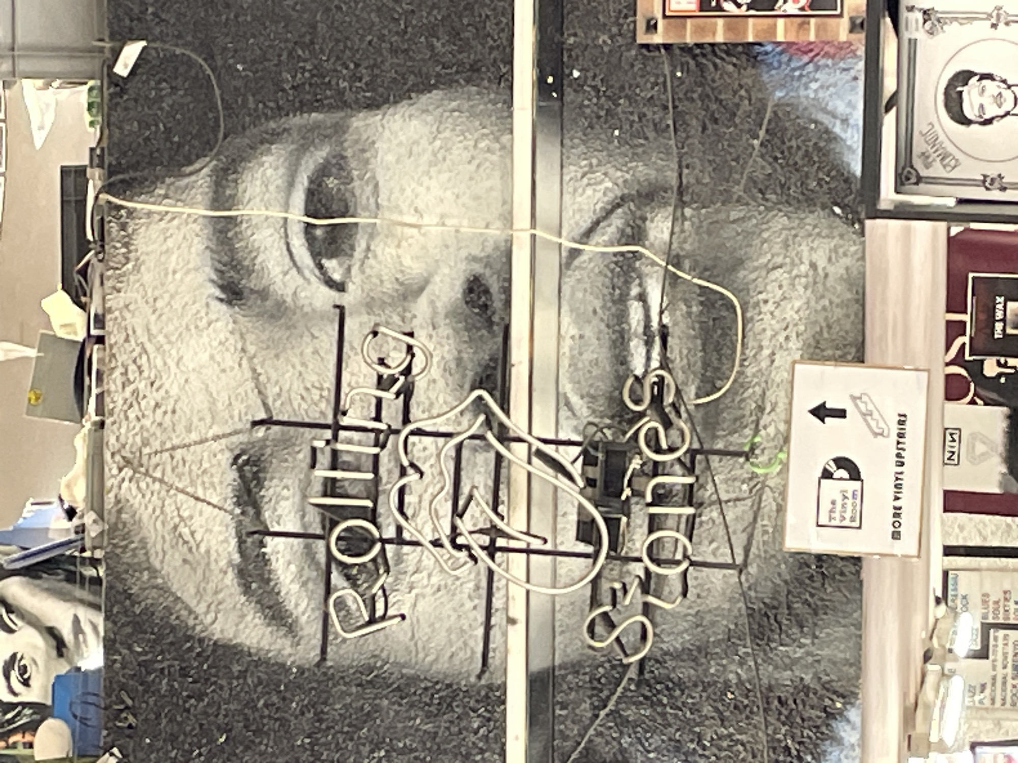 Barcelona street scenes: Rolling Stones mural, beer service documented