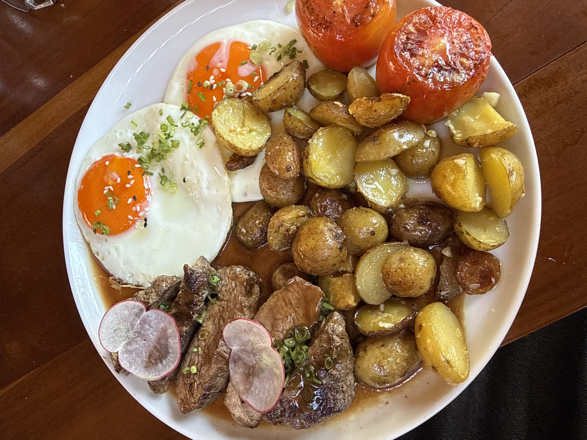 Morning dining scenes captured across Kuta Selatan restaurants