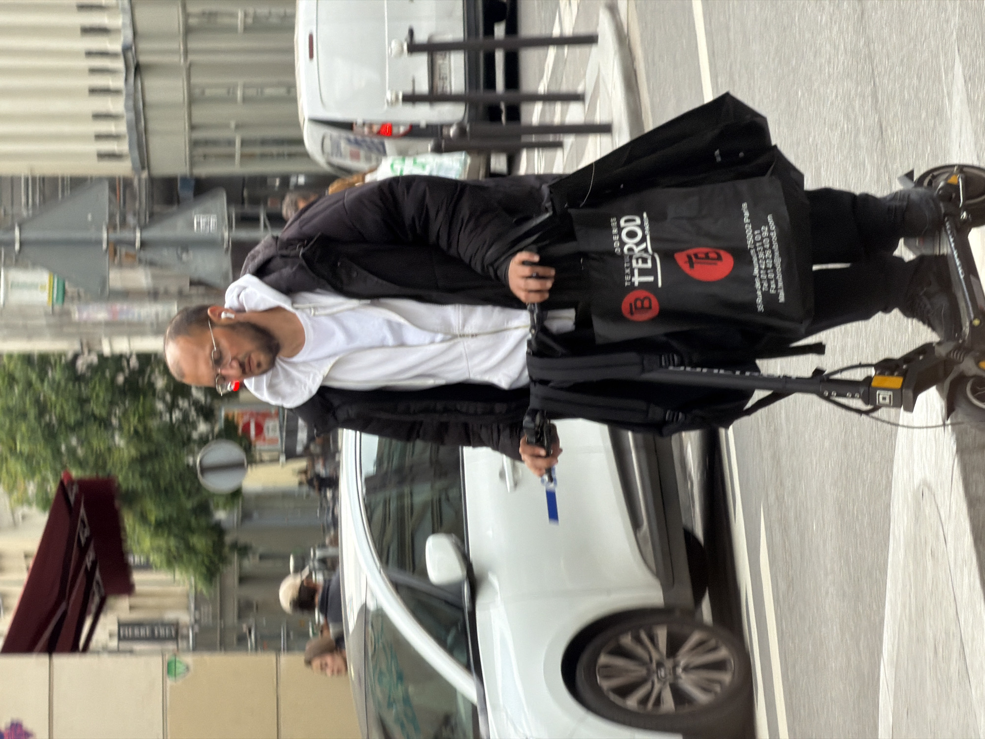 Routine pedestrian activity observed across Paris streets