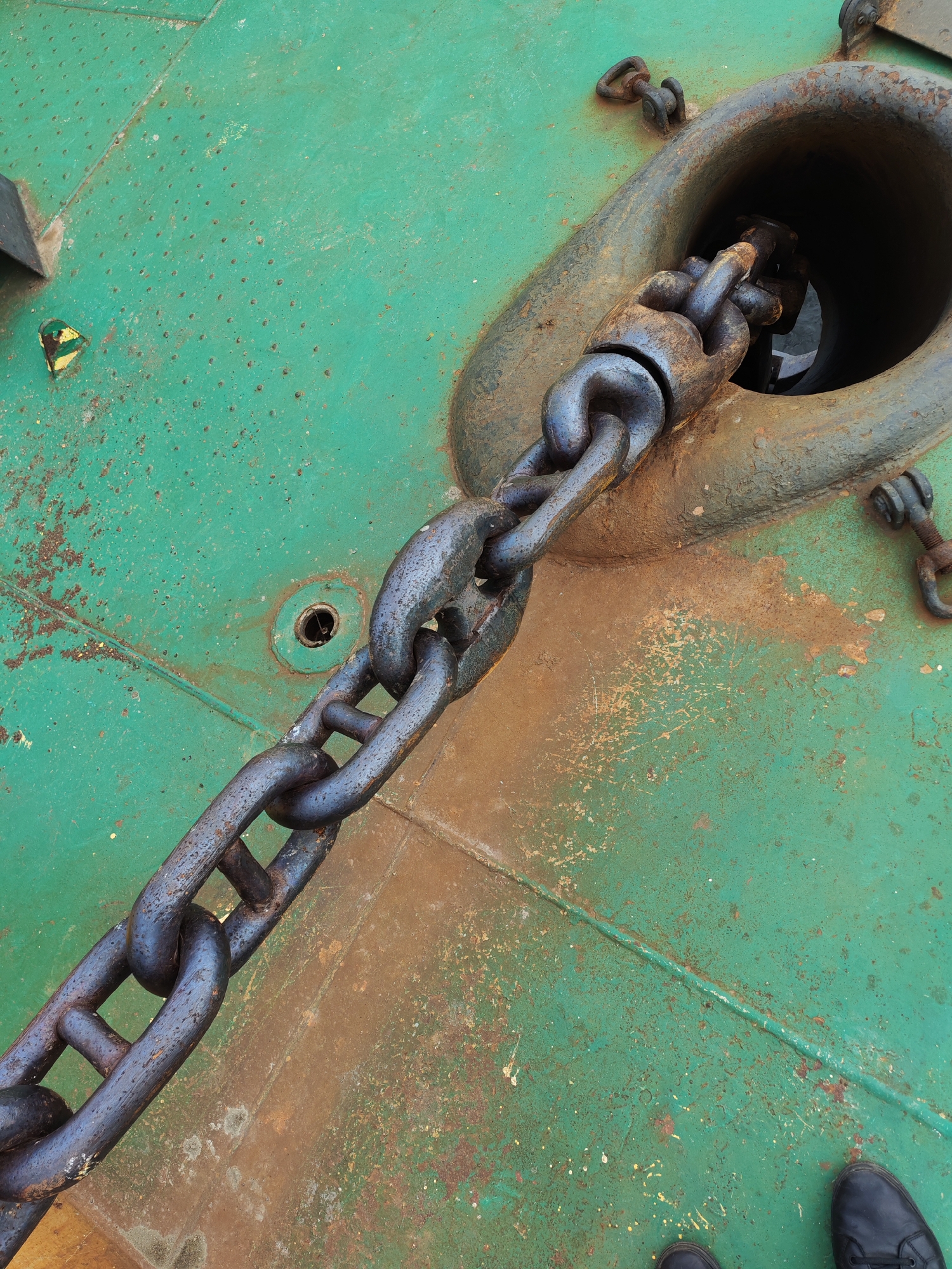 Maritime witness documents ships and port infrastructure in Rybinsk