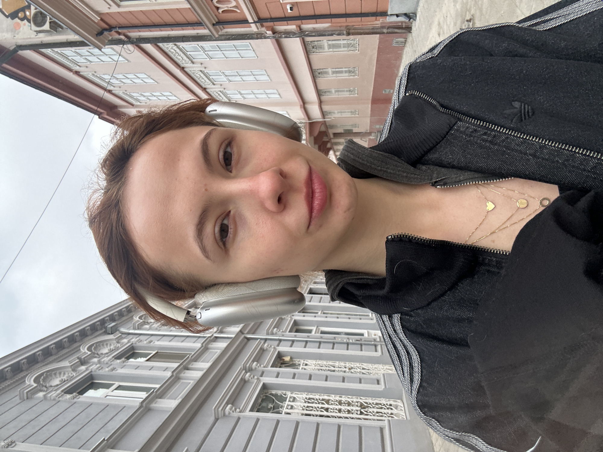 Woman documents morning routine through selfies in Novi Sad