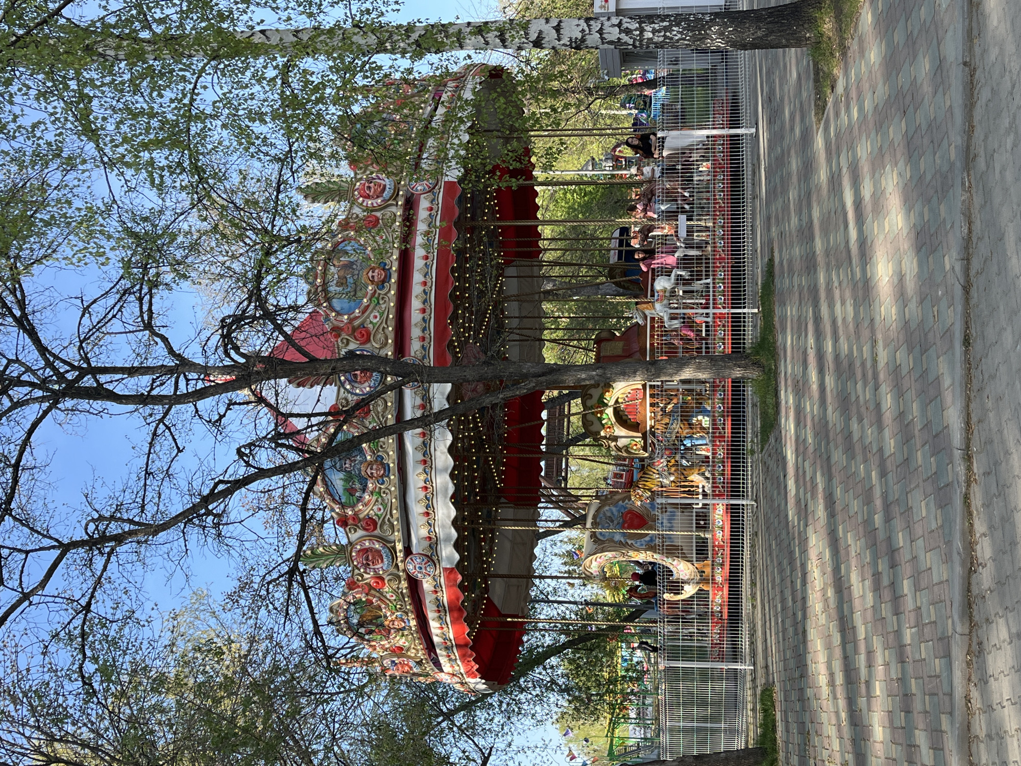 Visitors enjoy attractions at Yekaterinburg recreational park