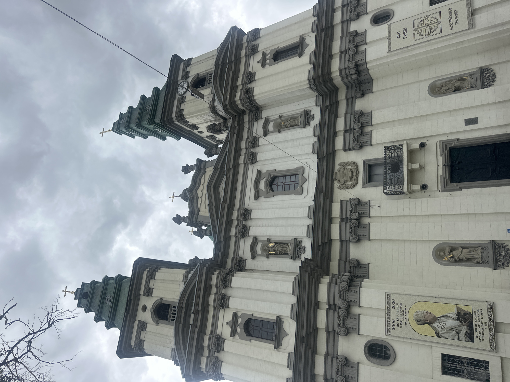 Street-level tour through Ternopil's city center architecture and landmarks
