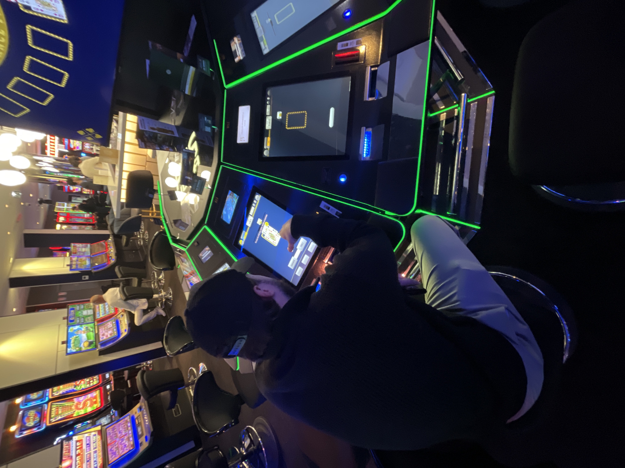 Late night casino gaming session observed in Sainte-Maxime