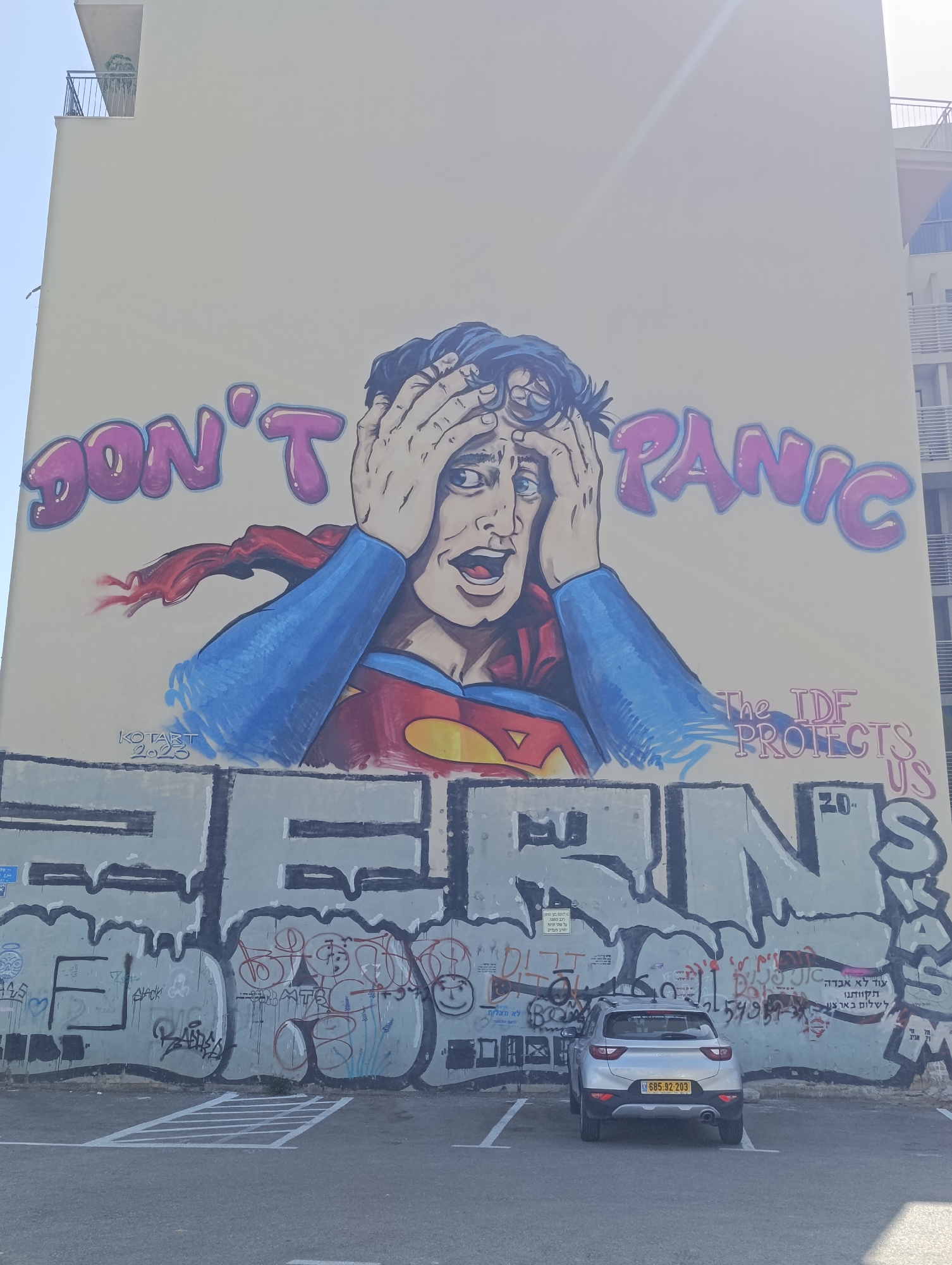 Superman distress mural spotted on Tel-Aviv building wall