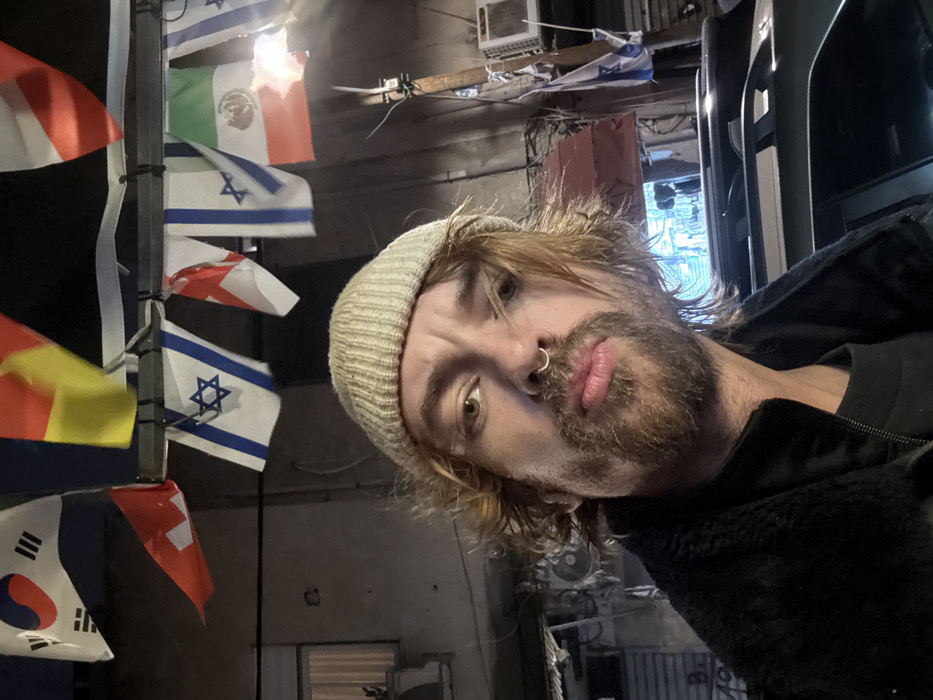 Person documents afternoon walk through Tel Aviv neighborhoods