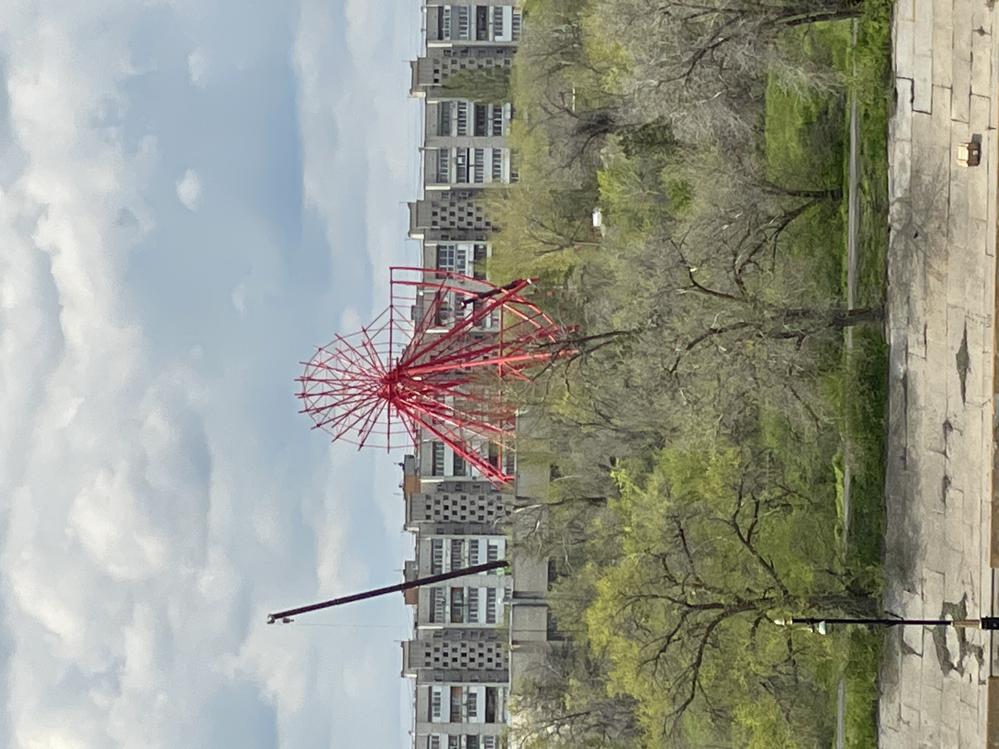 Morning walking tour captures urban parks and waterfront landmarks