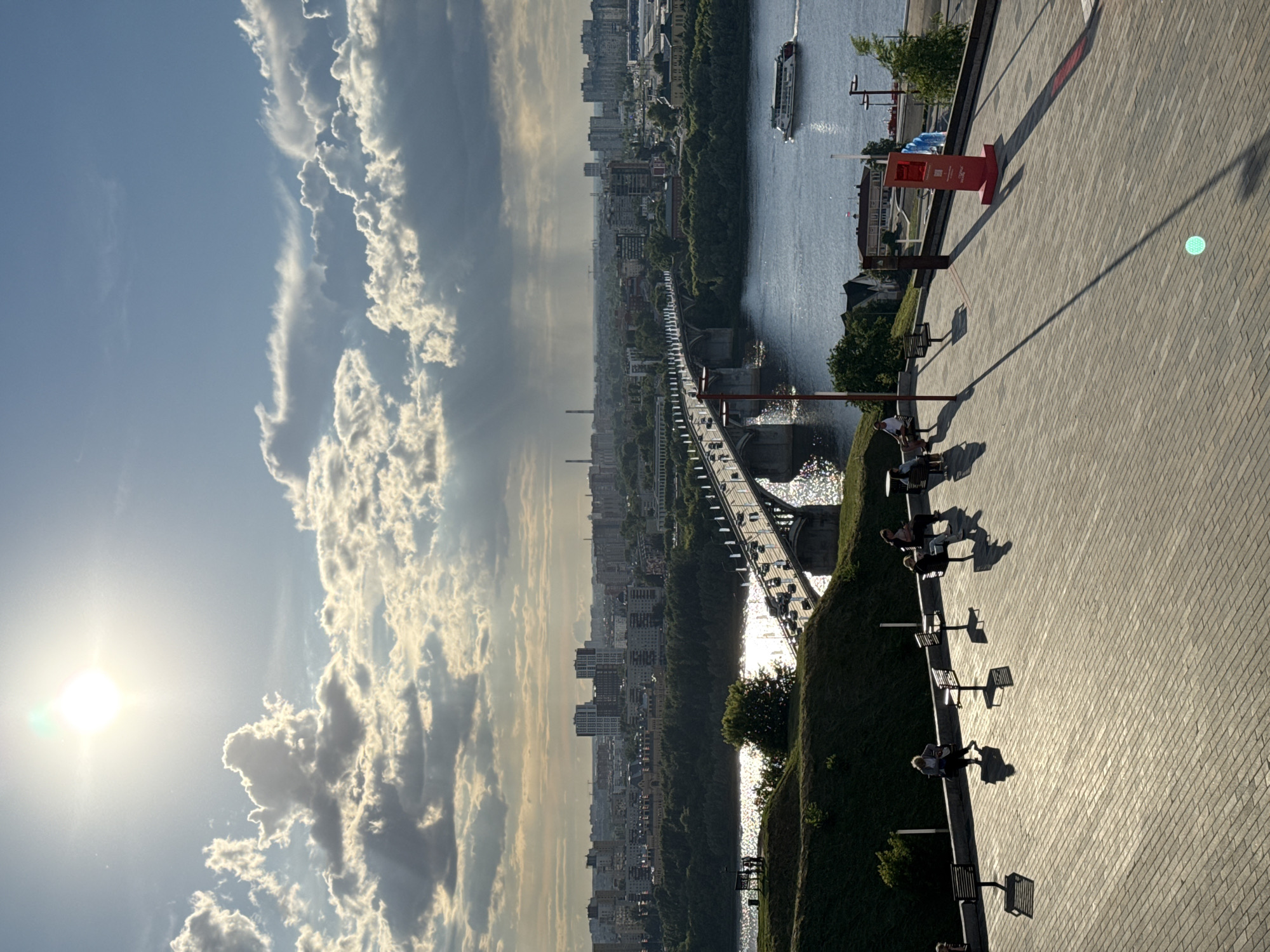 Sunset plaza views and VR headsets along the Nizhny Novgorod riverfront