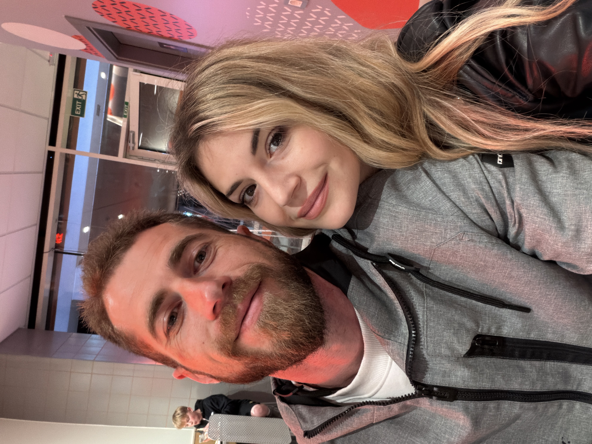 Couple shares Coke drinks at Budva venue