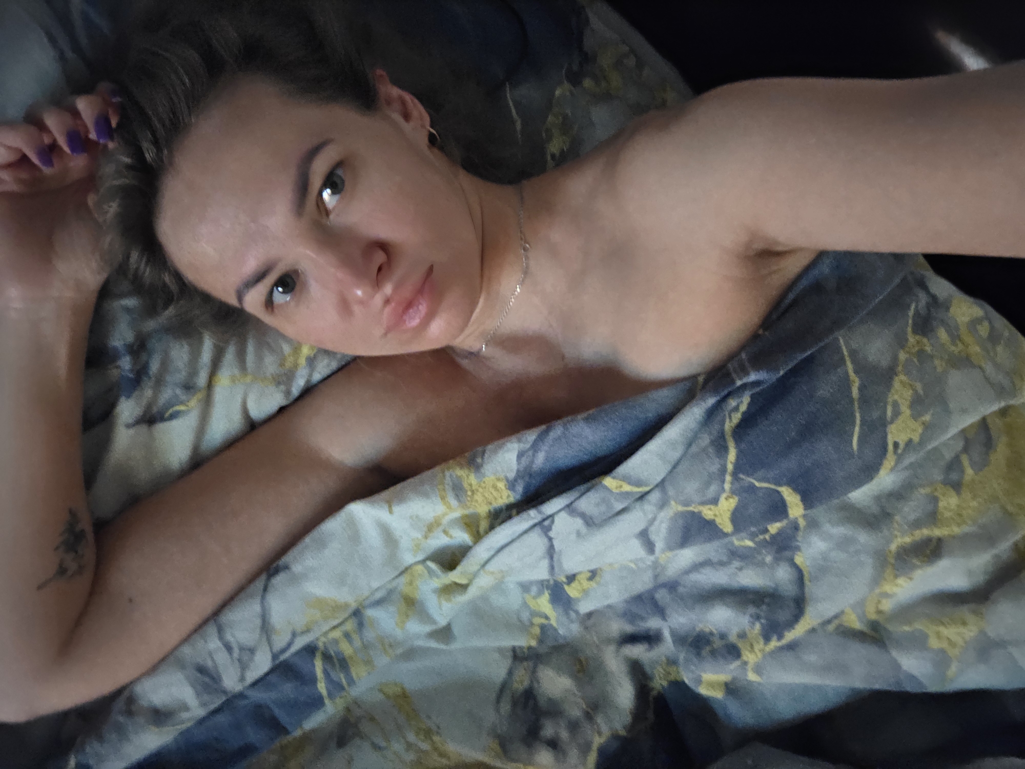 Domestic life documented in Chaikovsky, Russia apartment over morning hours