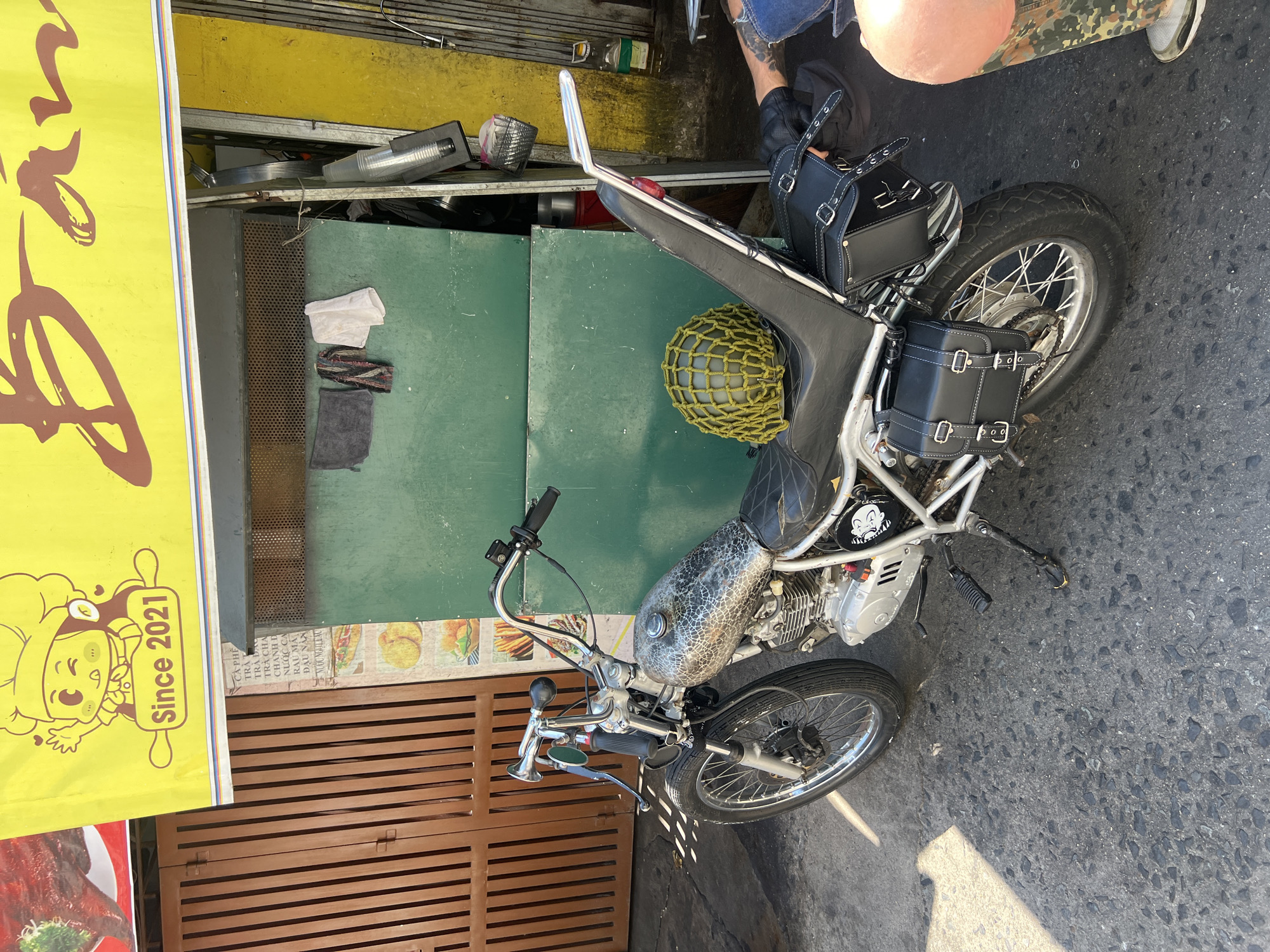 Morning street life and dining scenes in Nha Trang