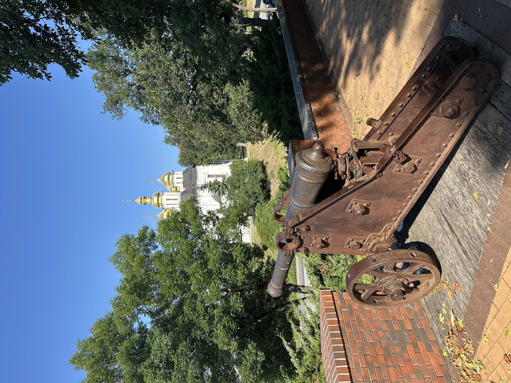 Cruising Chernihiv's historic core past churches and old cannons