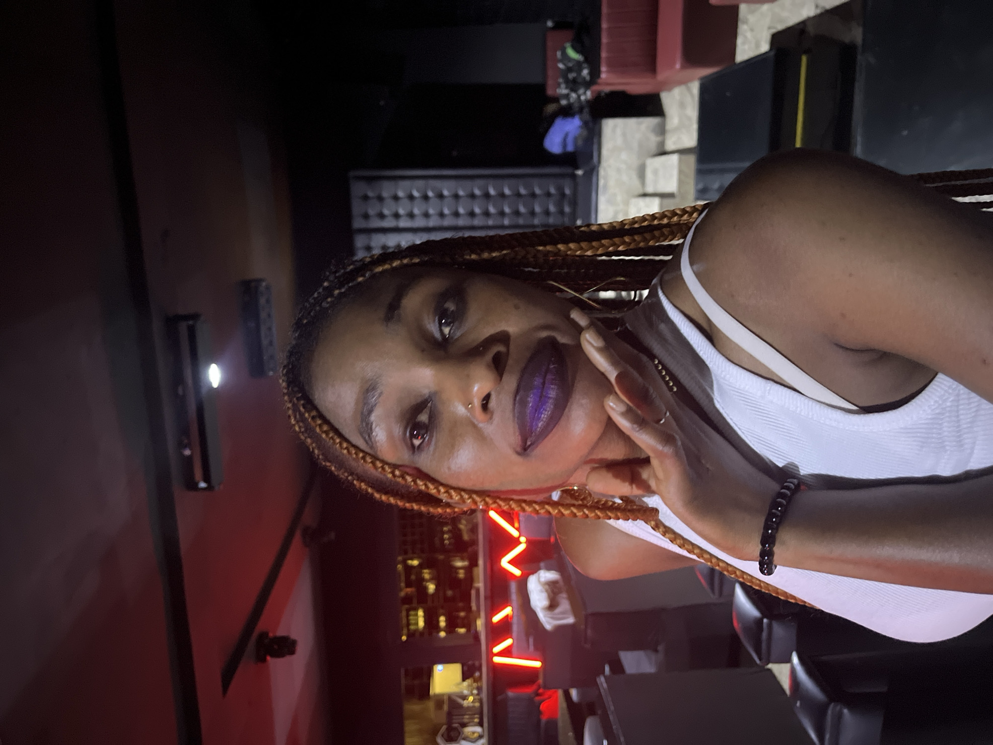 Nigerian nightclub hosts evening of dancing and socializing