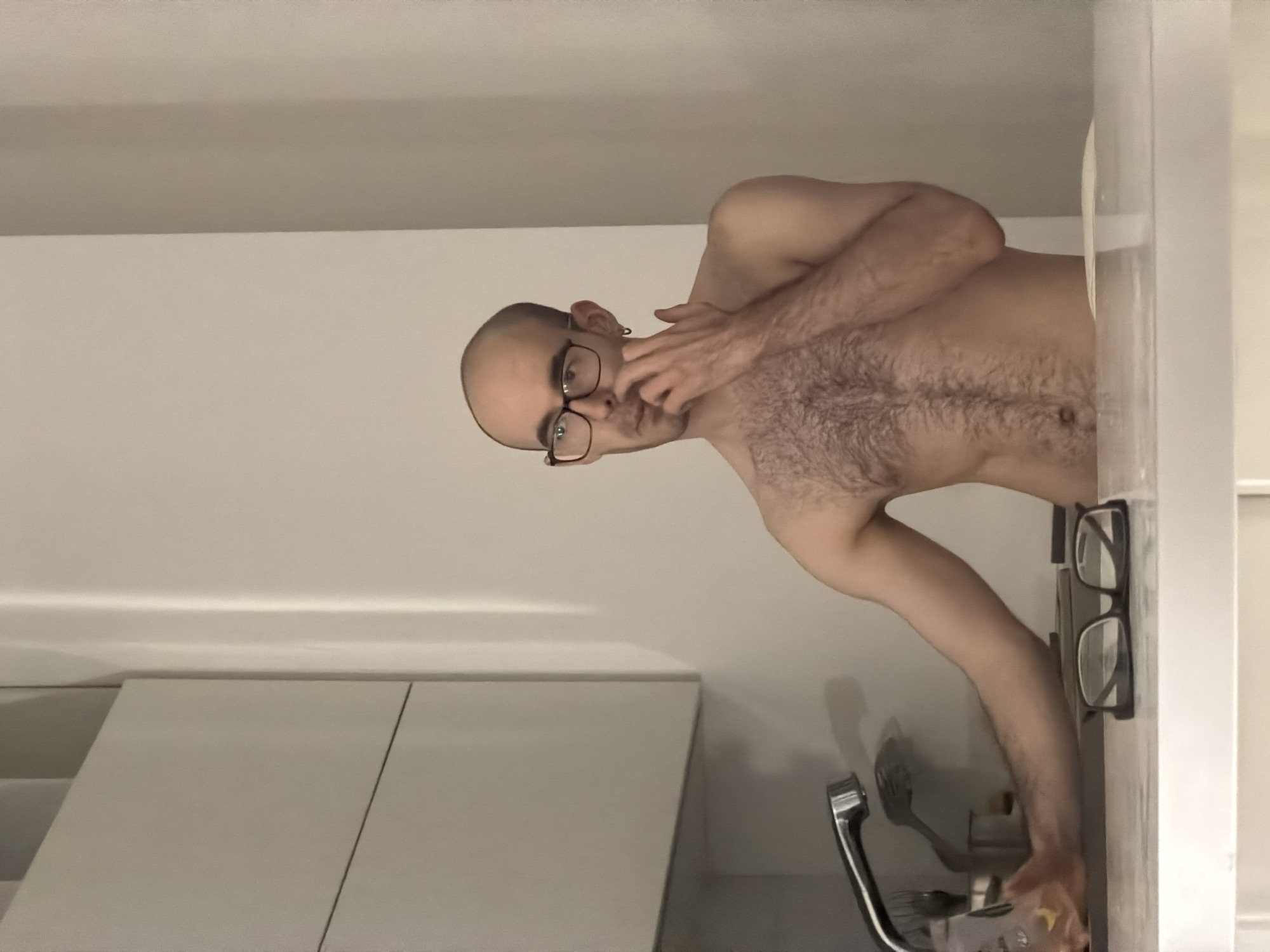 Person observed in domestic setting in Khimki, Russia