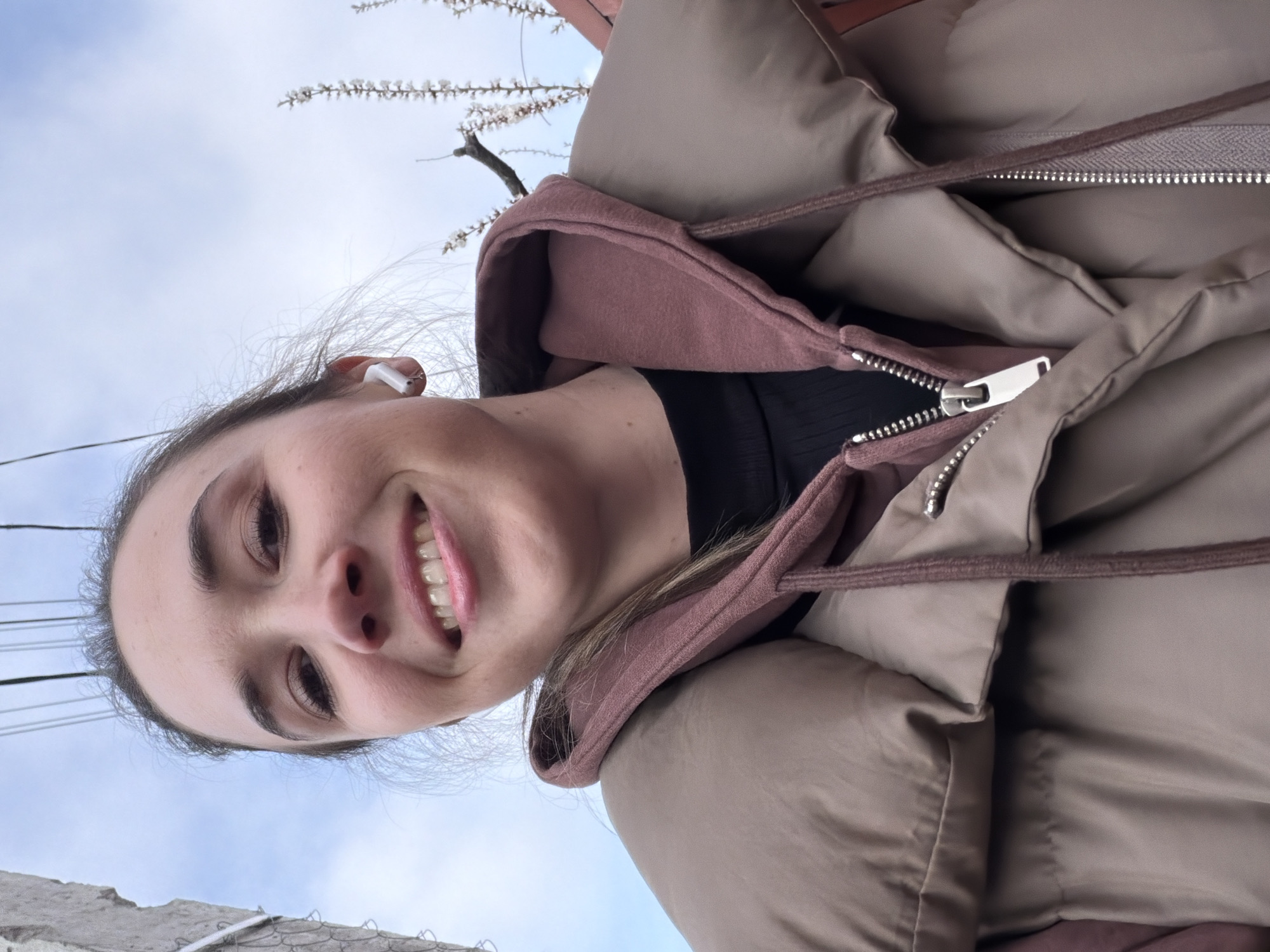 Morning moments captured in Rostov-on-Don: selfie, buildings, cat