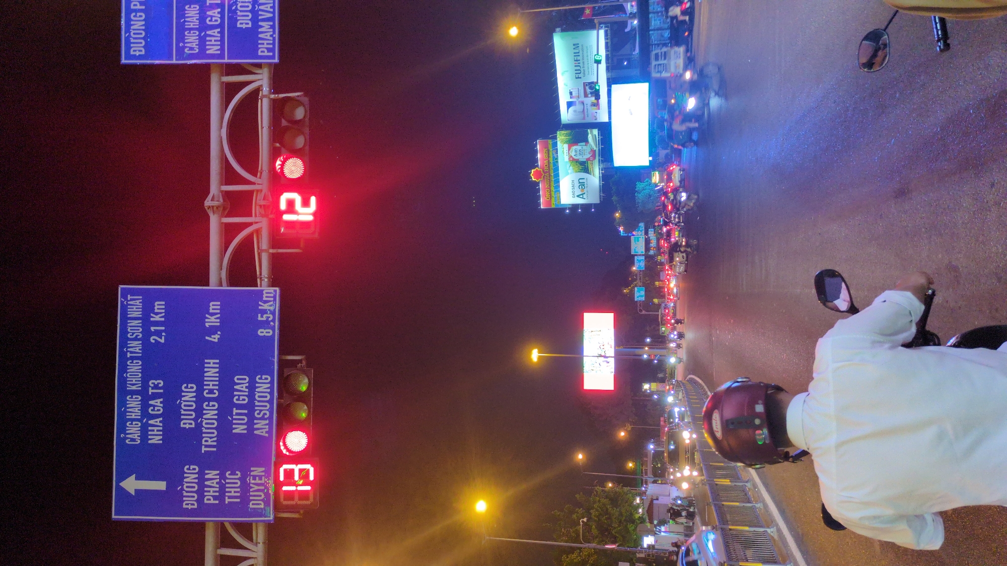 Heavy nighttime traffic observed in Thủ Đức, Vietnam