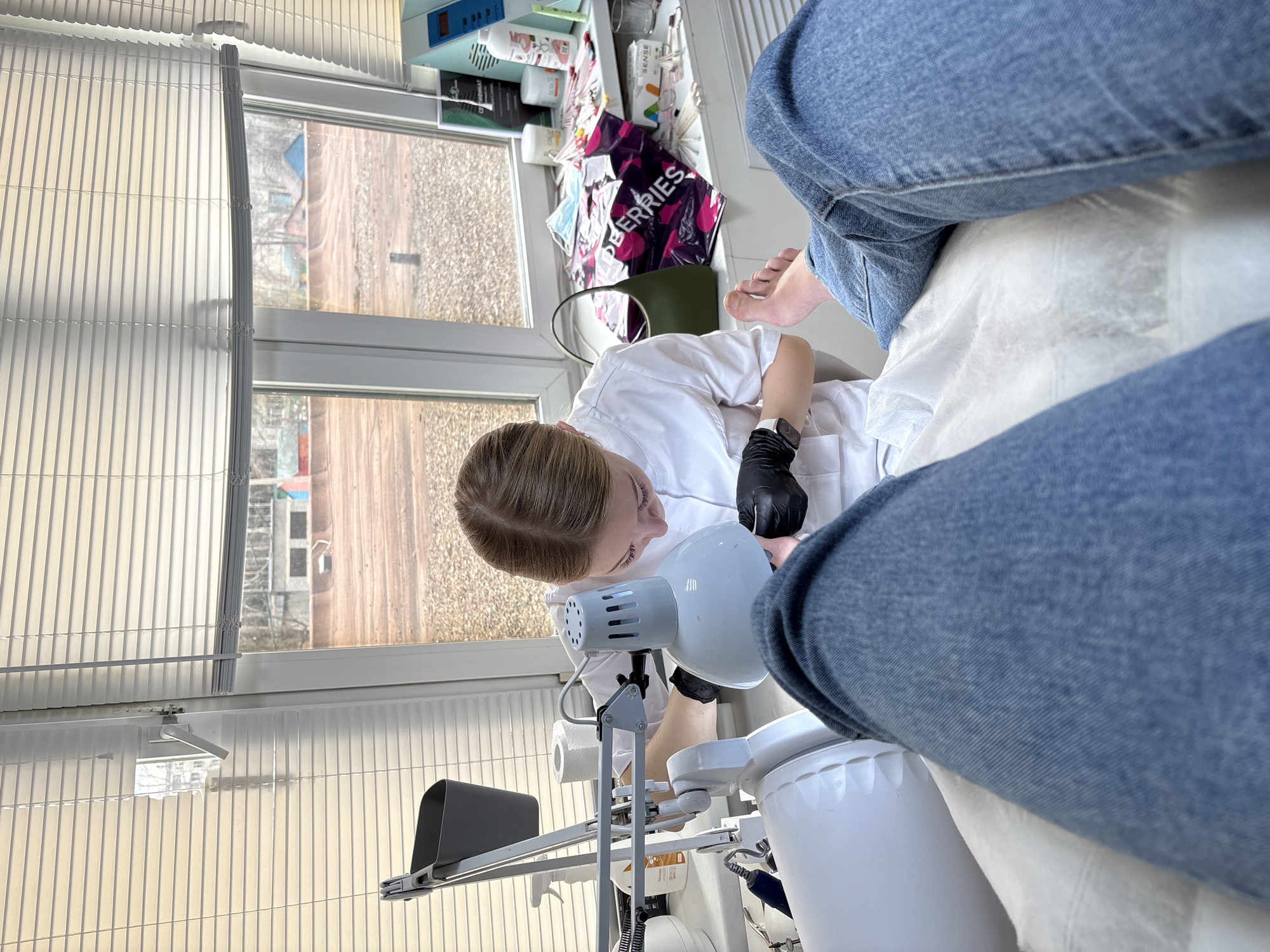 Routine pedicure service documented in Ust-Ilimsk salon