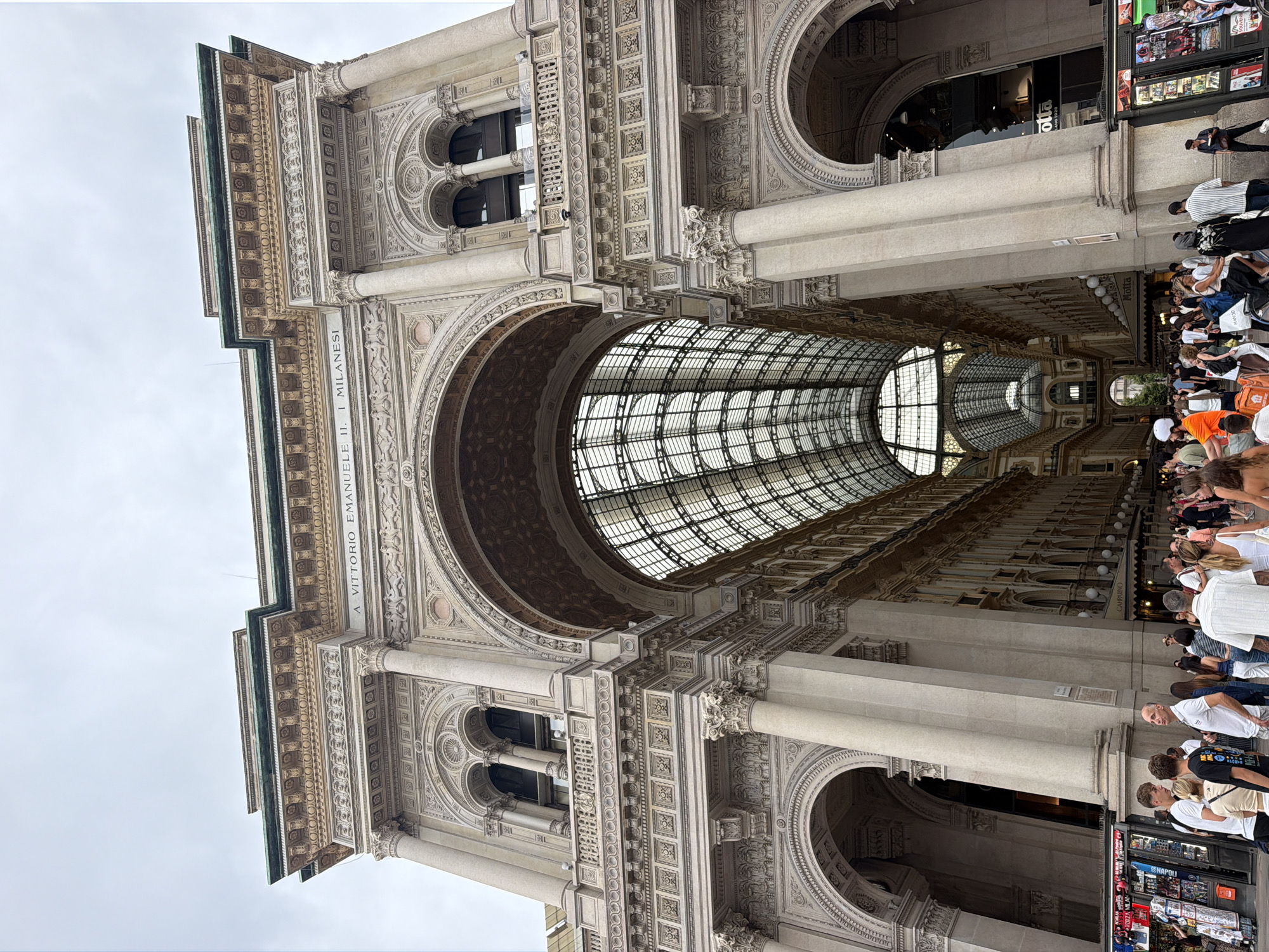 Busy afternoon around Milan's Duomo and Galleria