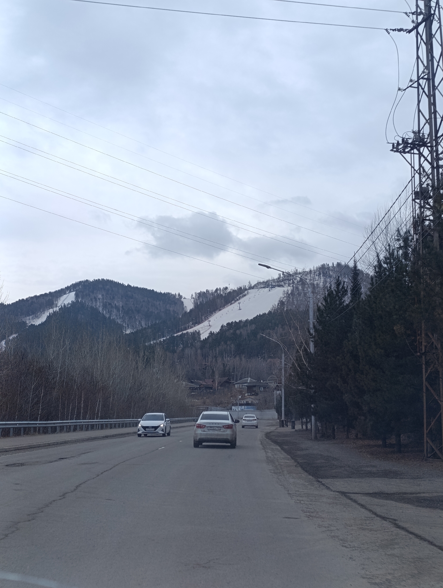 Morning street scenes documented across Krasnoyarsk, Russia