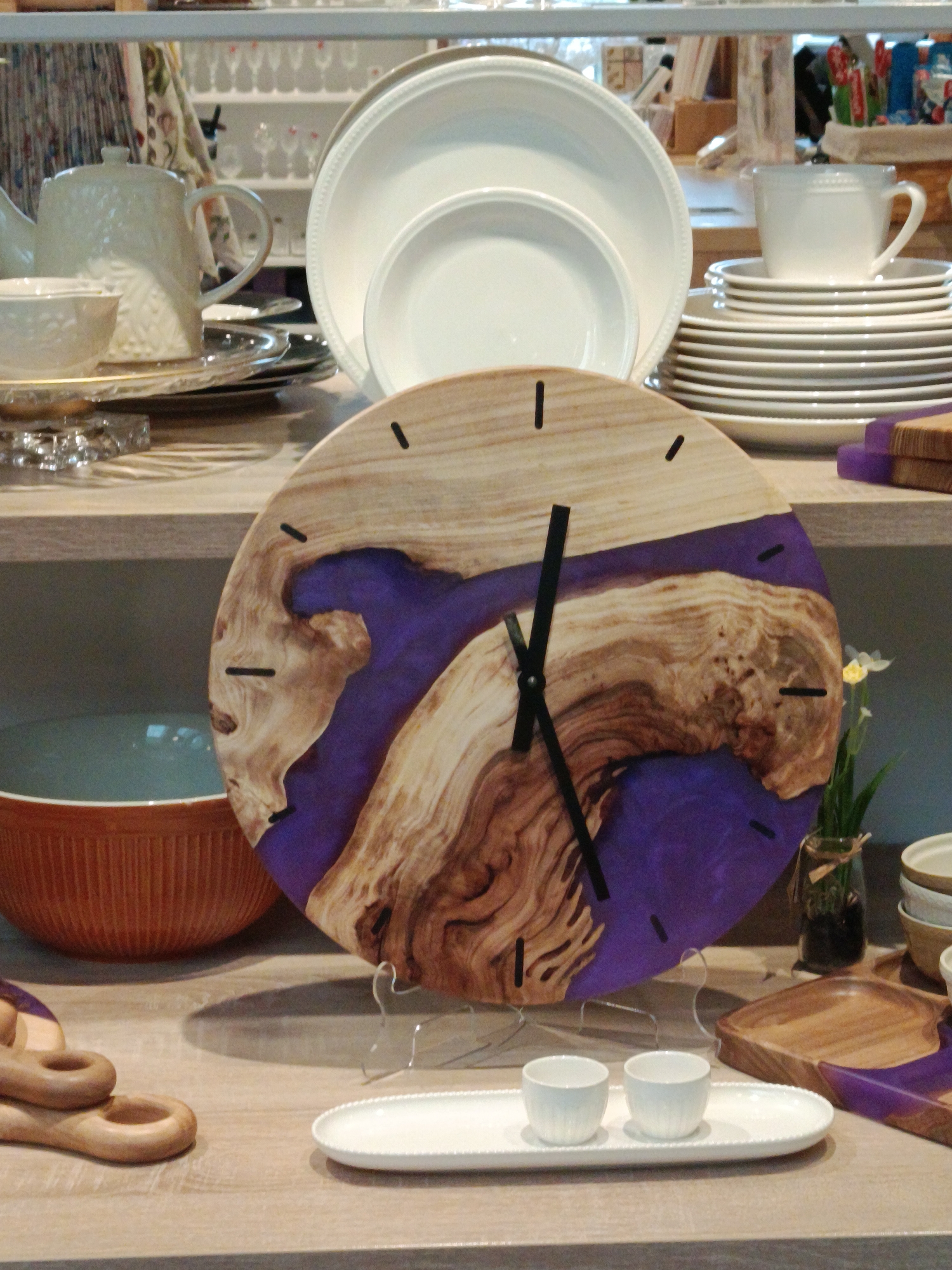 Tea shop merchandise documented in Moscow retail visit