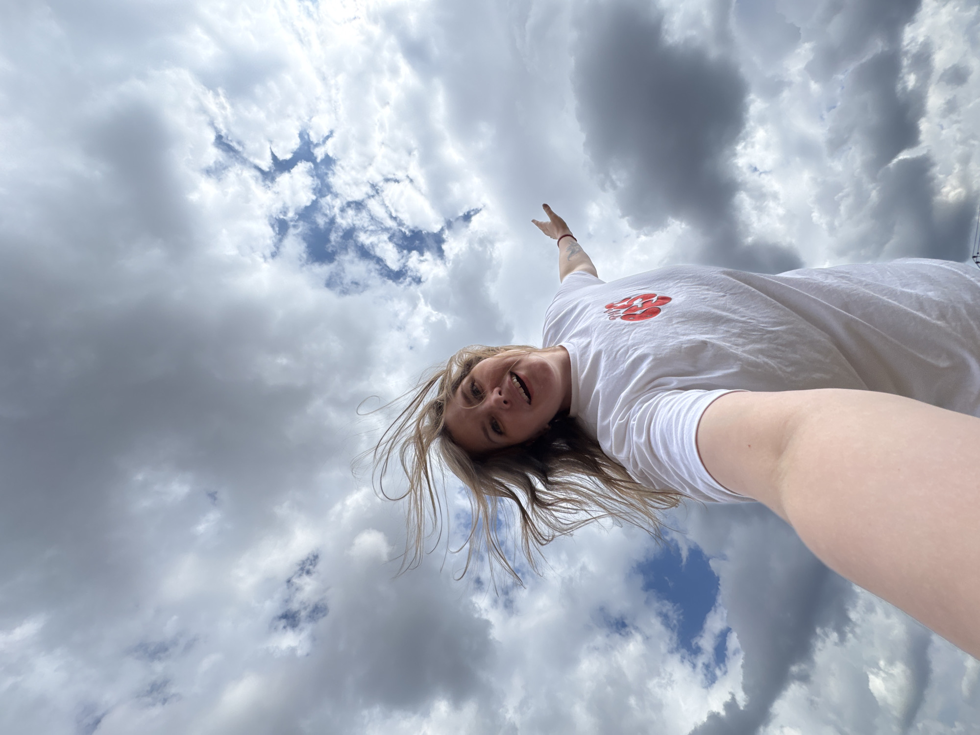 Woman documents morning moments with selfies in Gornyi, Russia