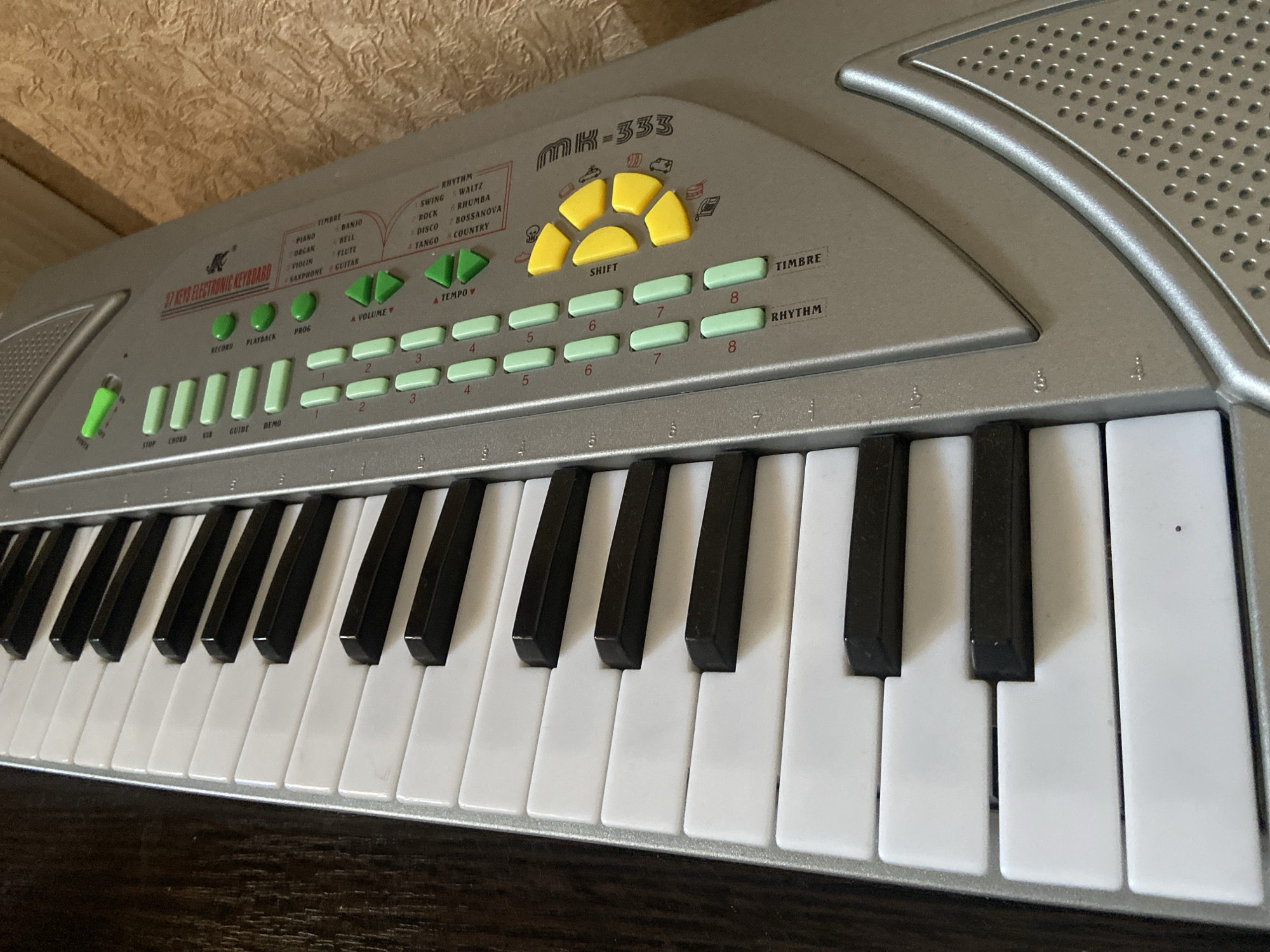 Electronic keyboard spotted in Kazan, Russia