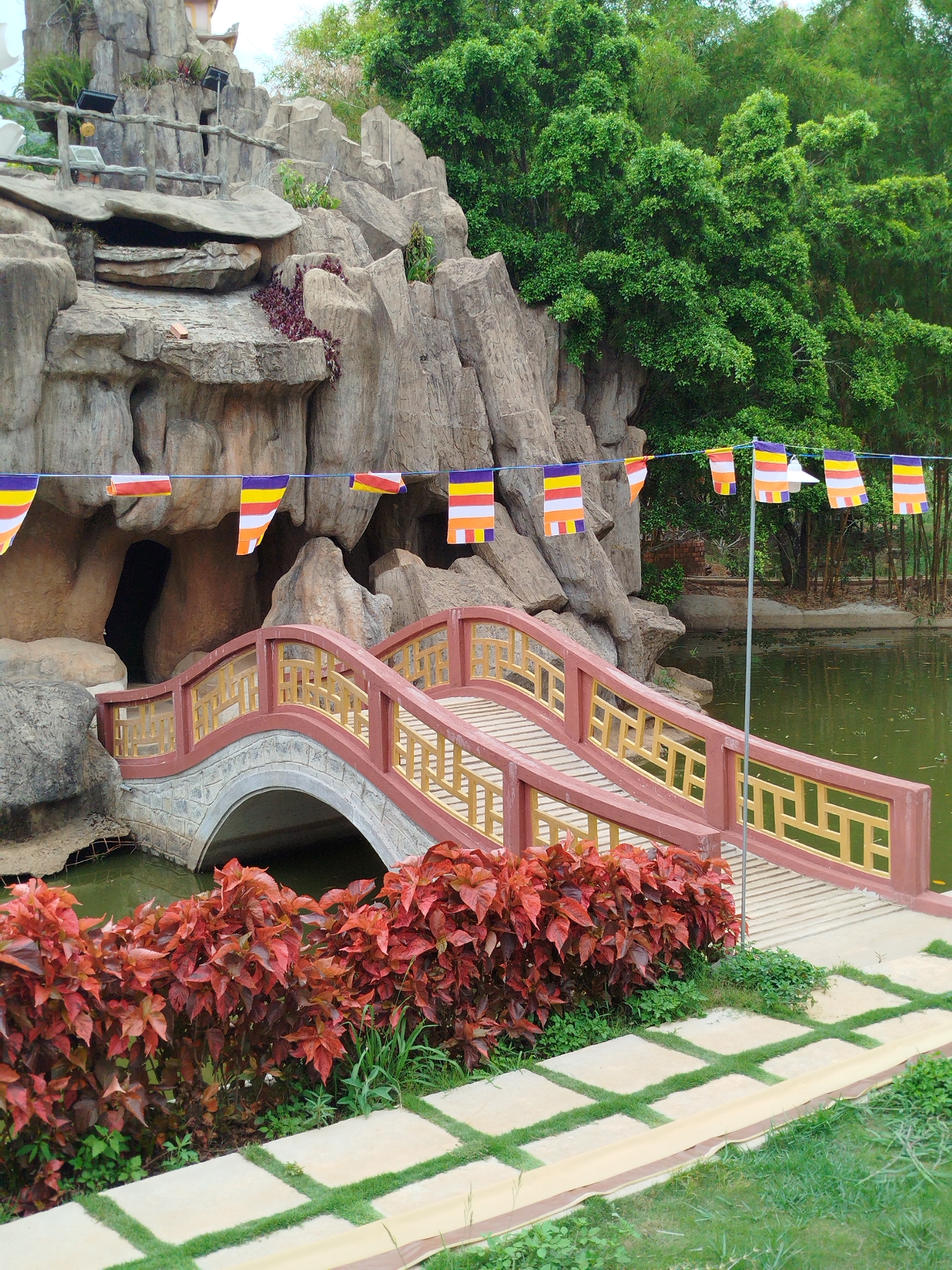 Buddhist temple complex documented in Da Lat, Vietnam