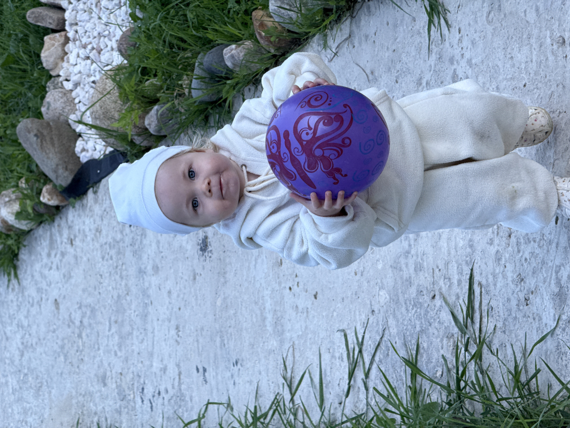 Backyard cookout and family afternoon at a Ryzhkovo dacha