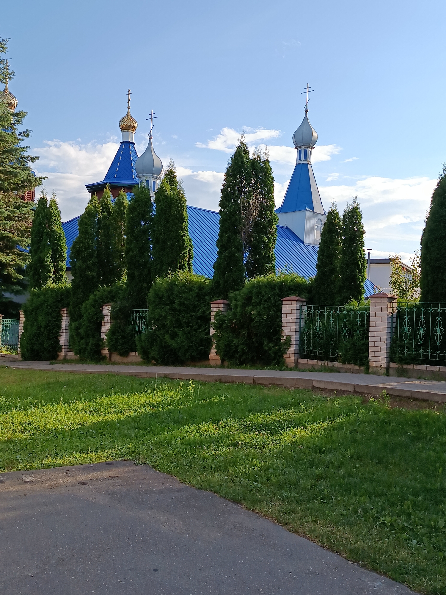 Quiet afternoon scenes around a small Belarusian town